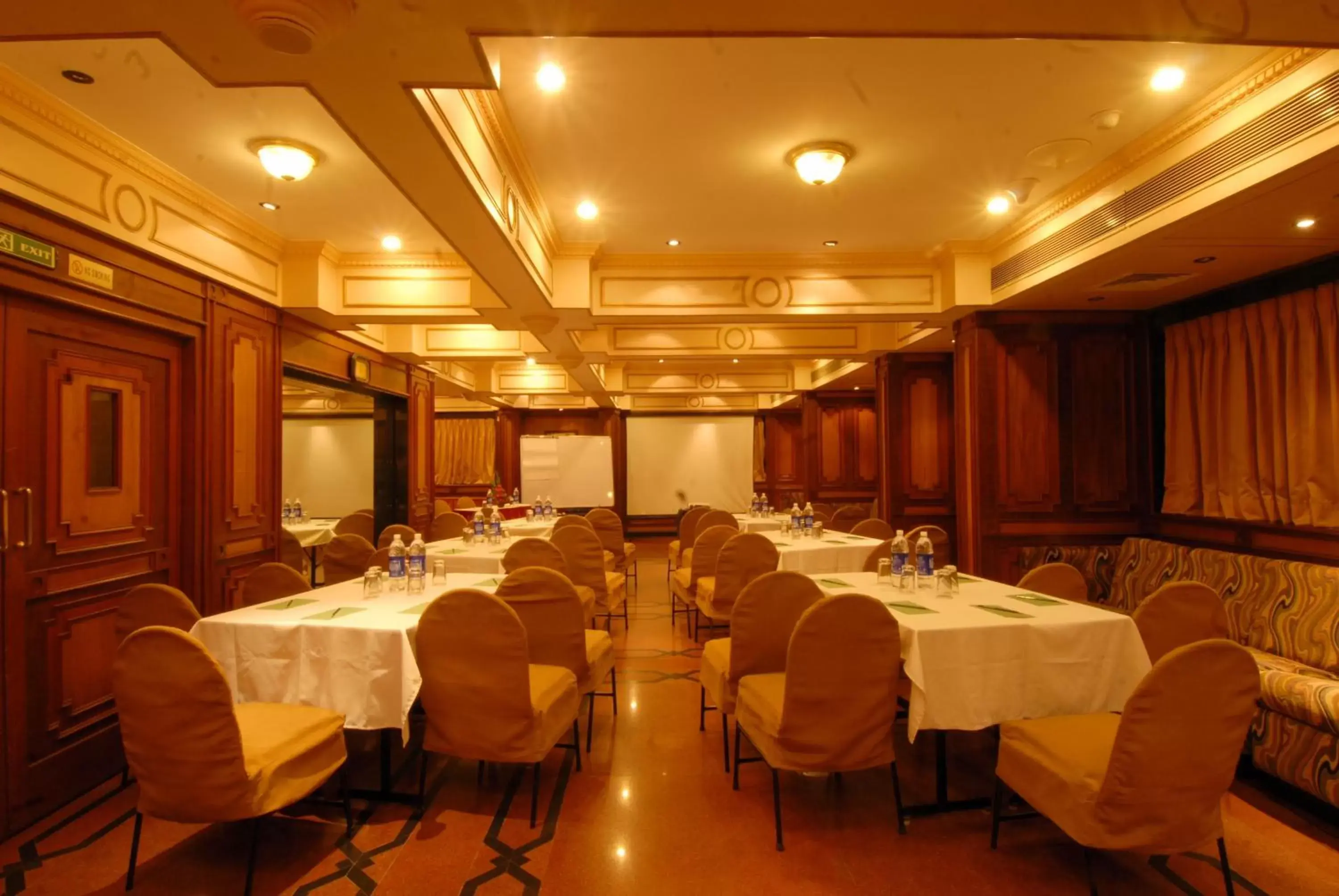 Business facilities, Banquet Facilities in Hotel Park View, Mumbai