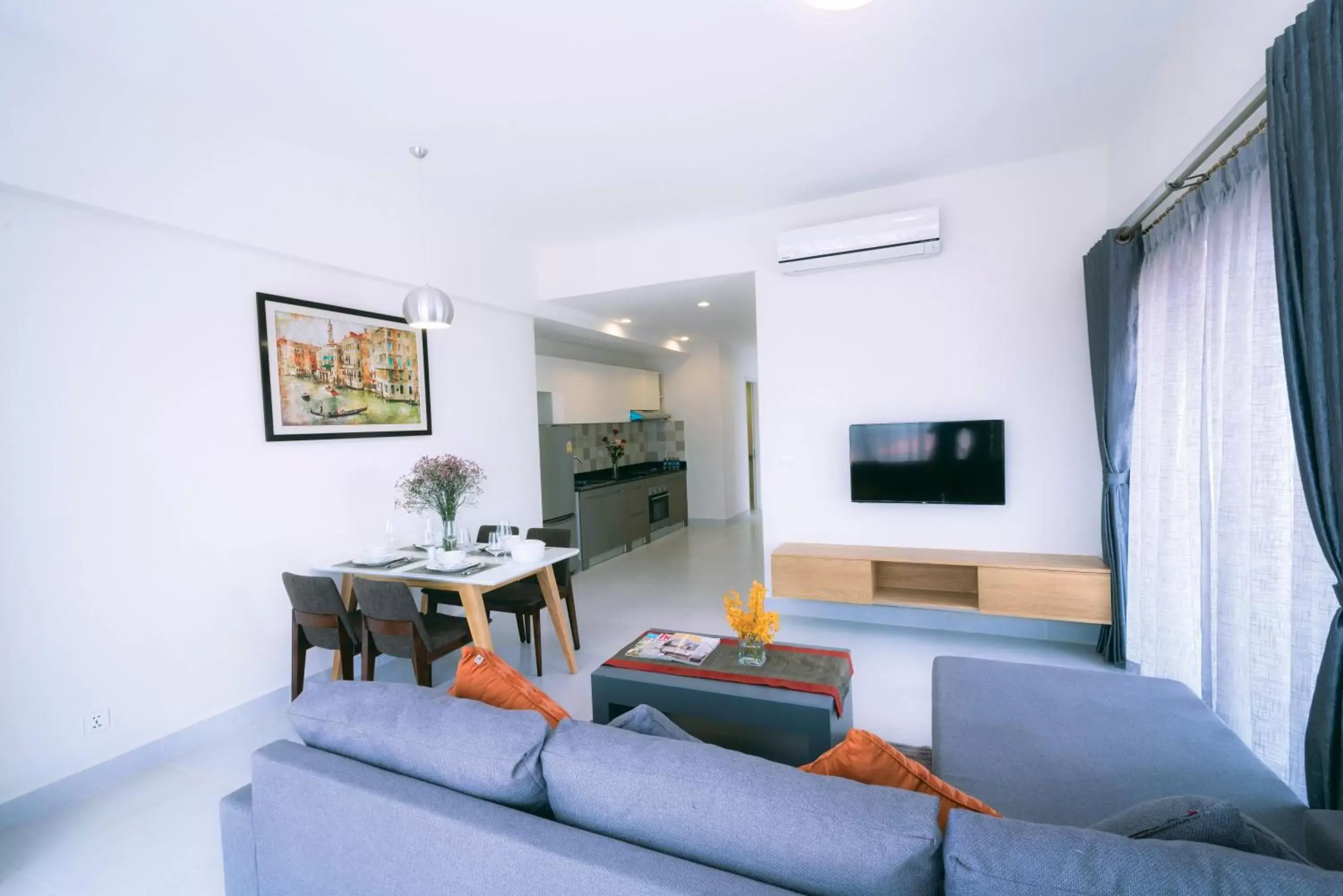 TV and multimedia, Seating Area in Sun Apartment