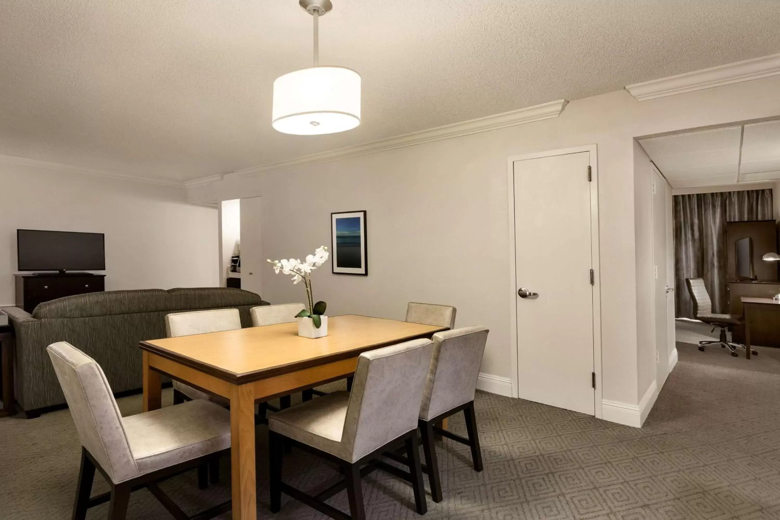 Property building, Dining Area in Embassy Suites Boca Raton