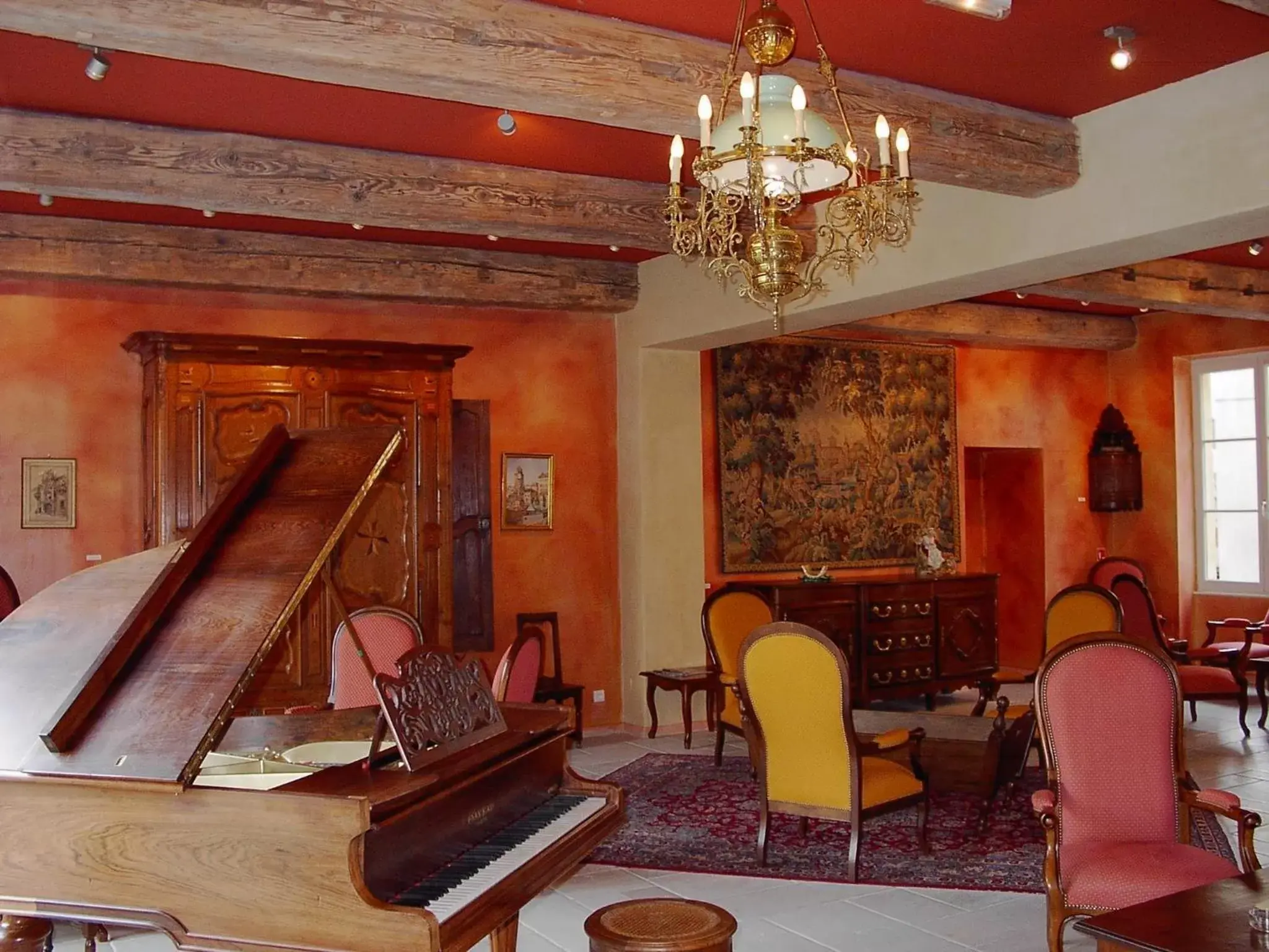 Living room, Seating Area in Hôtel Du Théâtre Centre Historique Parking Gratuit