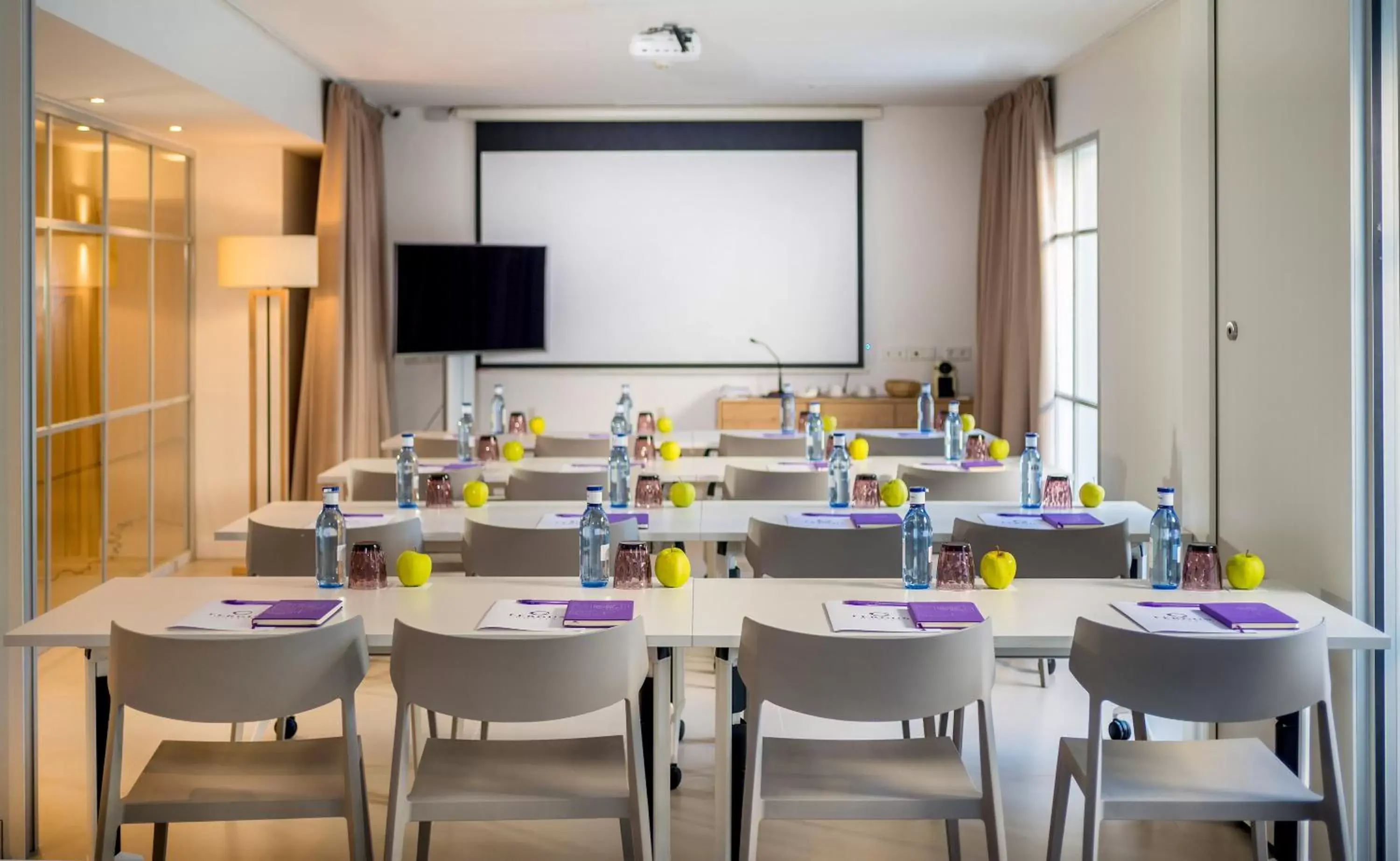 Meeting/conference room in FERGUS Style Palmanova - Adults Only