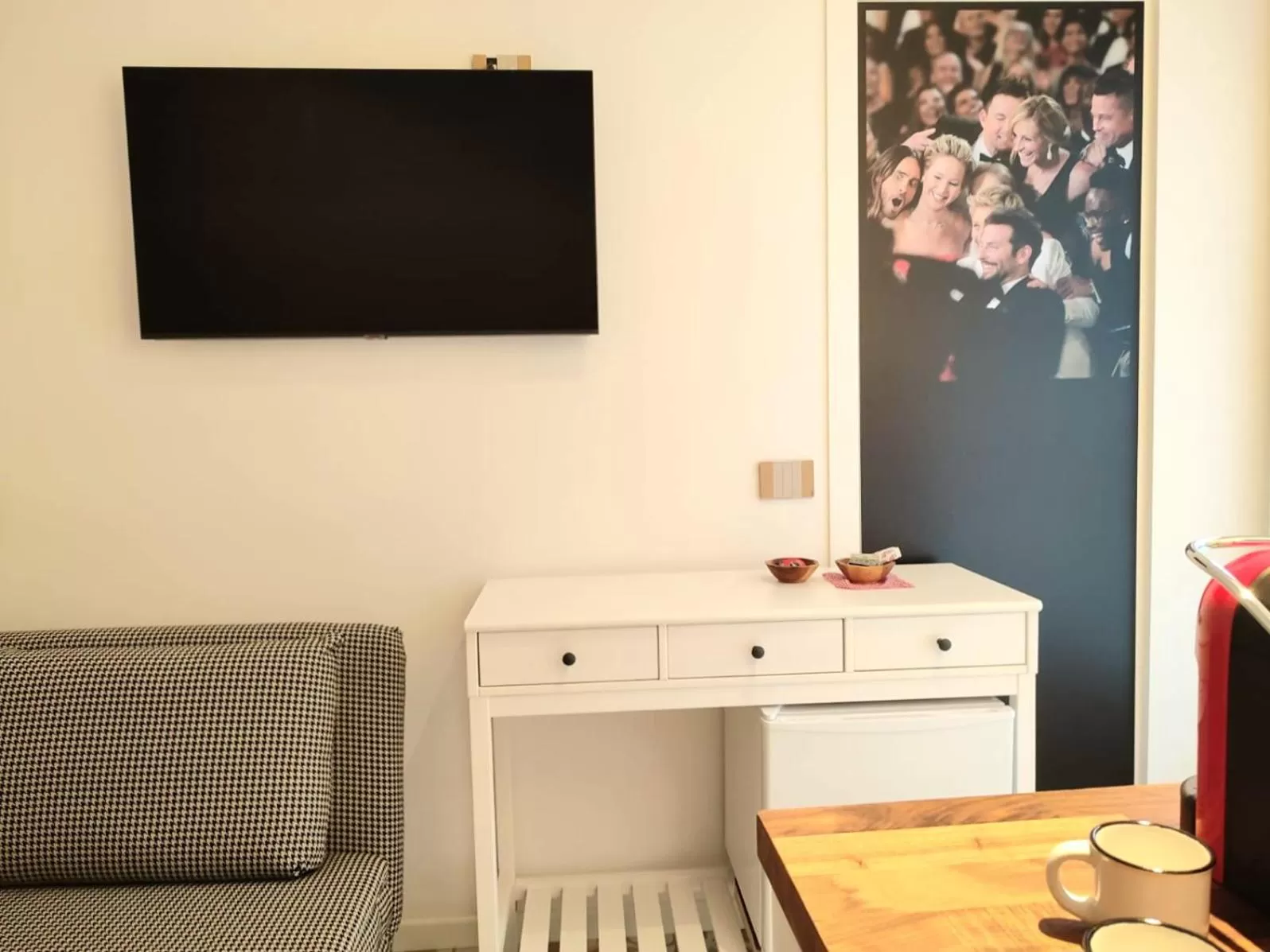 TV/Entertainment Center in Edahouse