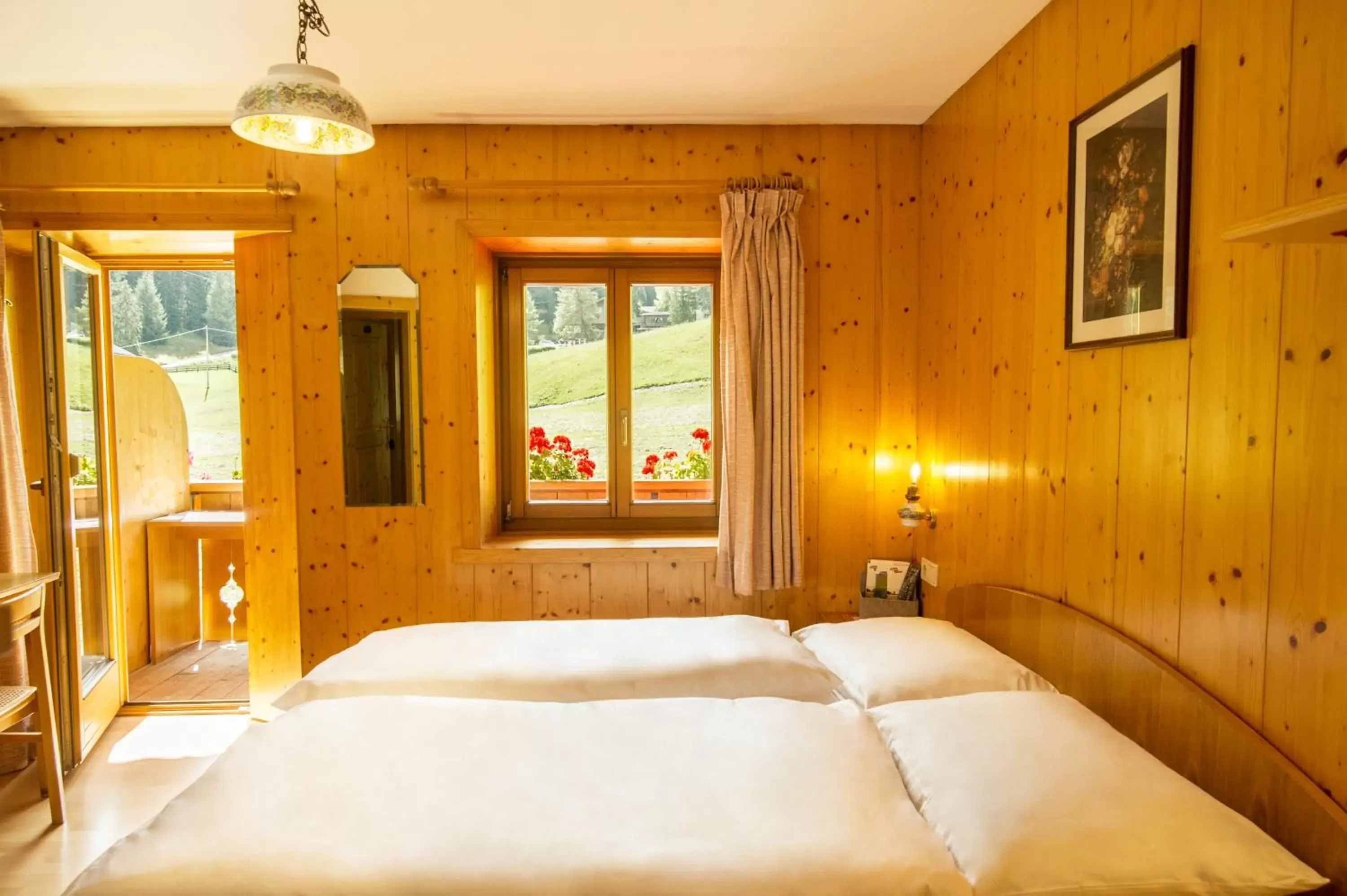 Photo of the whole room, Bed in Villa Insam