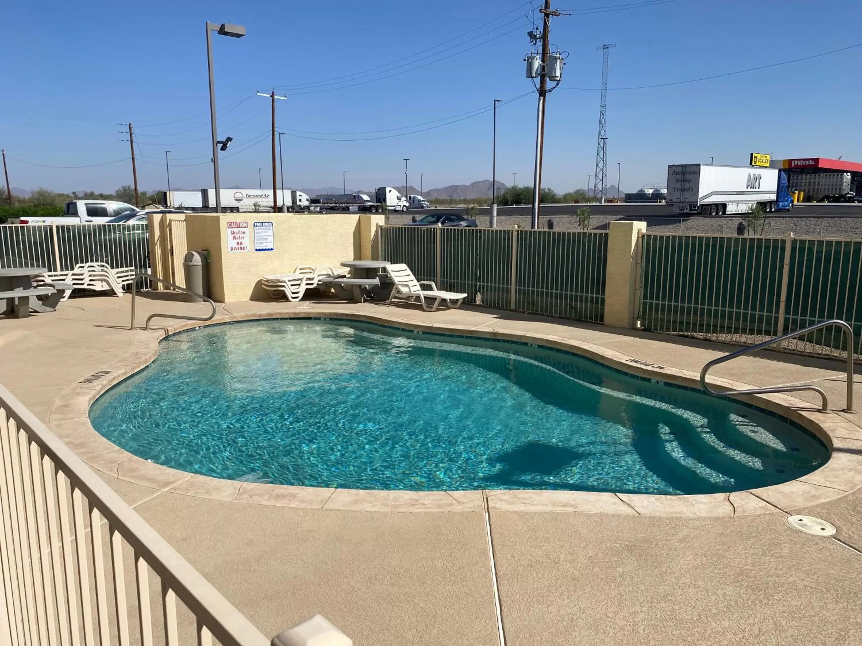 Swimming Pool in Americas Choice Inn & Suites