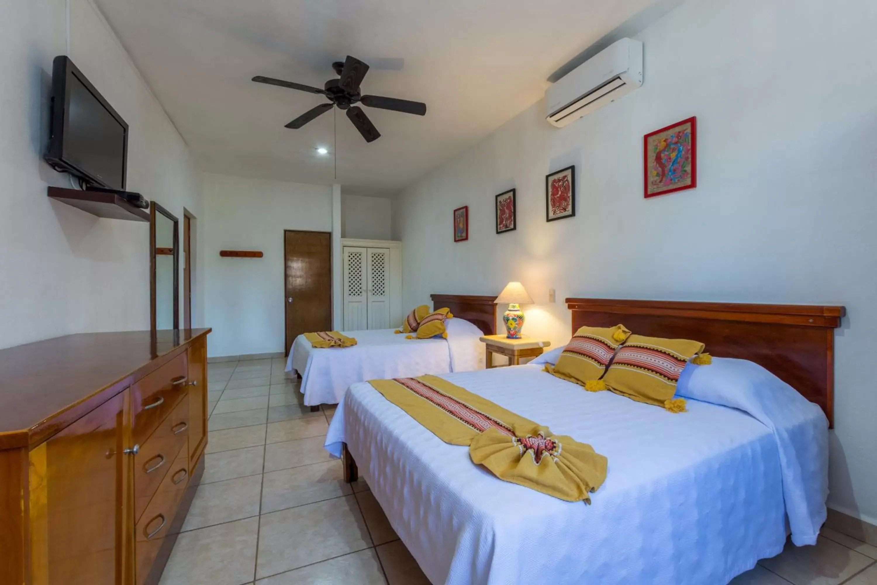 Photo of the whole room, Bed in Hotel Meson de Mita