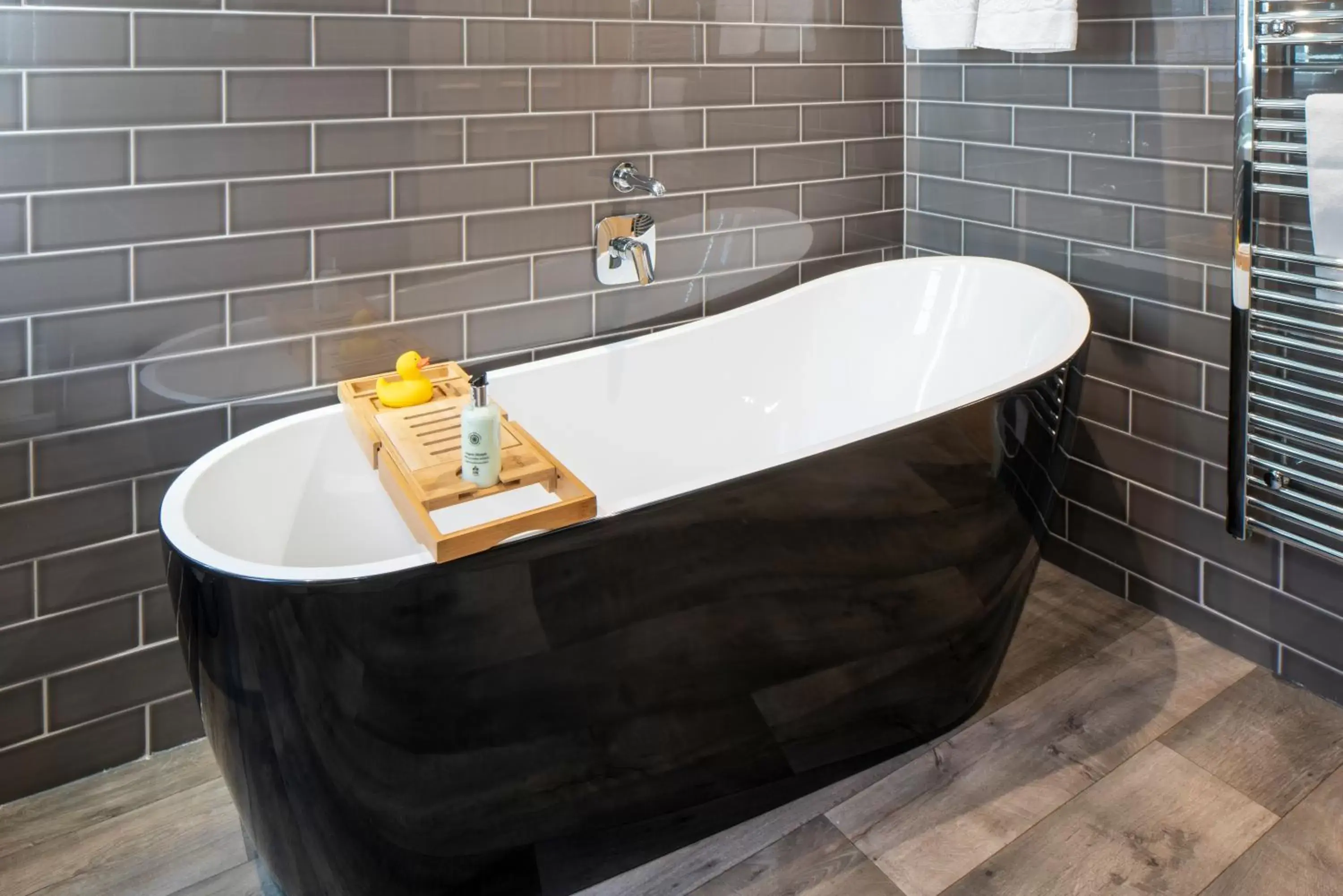 Bathroom in The Kings Arms and Royal Hotel, Godalming, Surrey