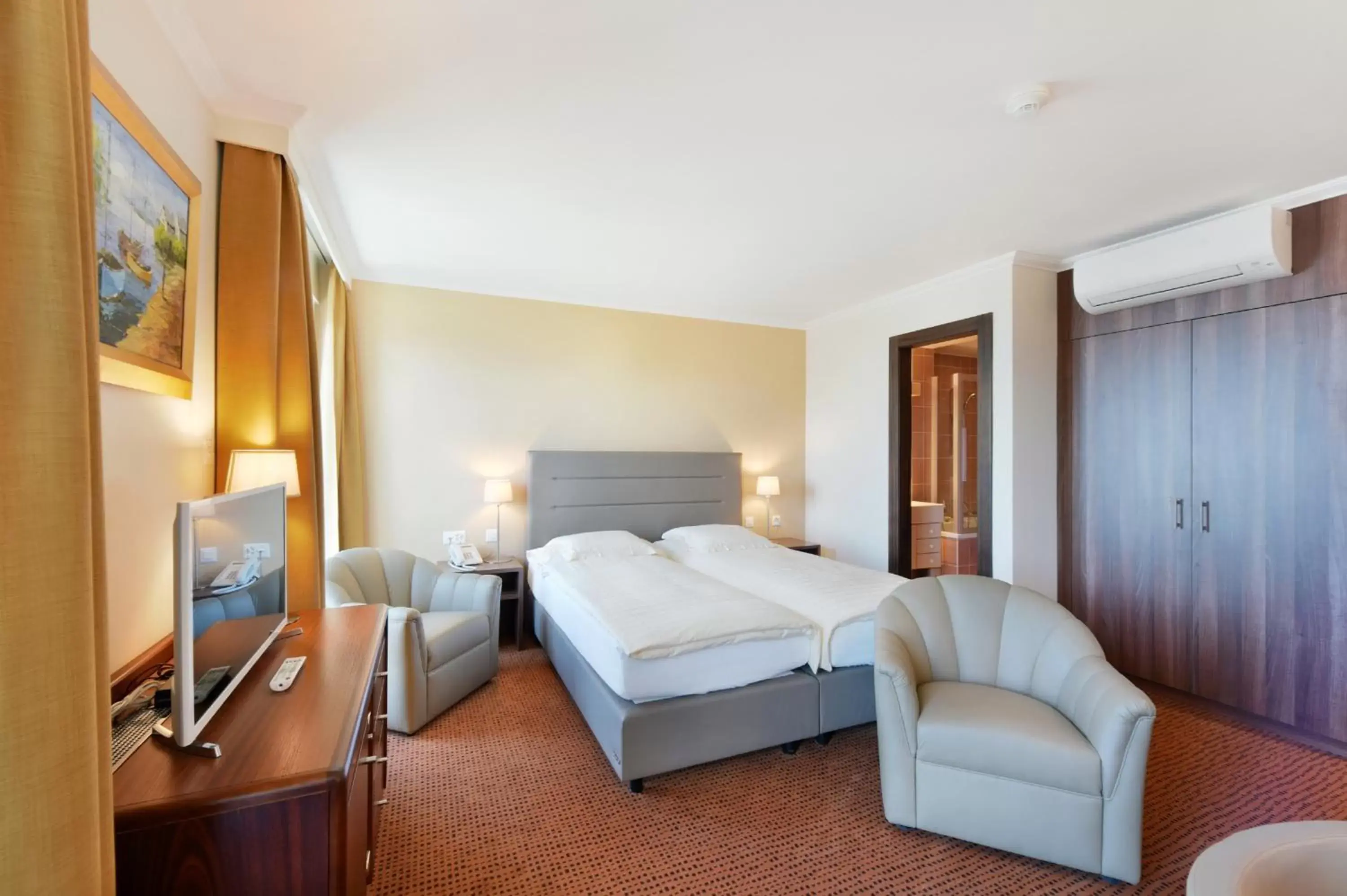 Superior Twin Room with Balcony in Elite Superior Twin Room with Balcony in Elite