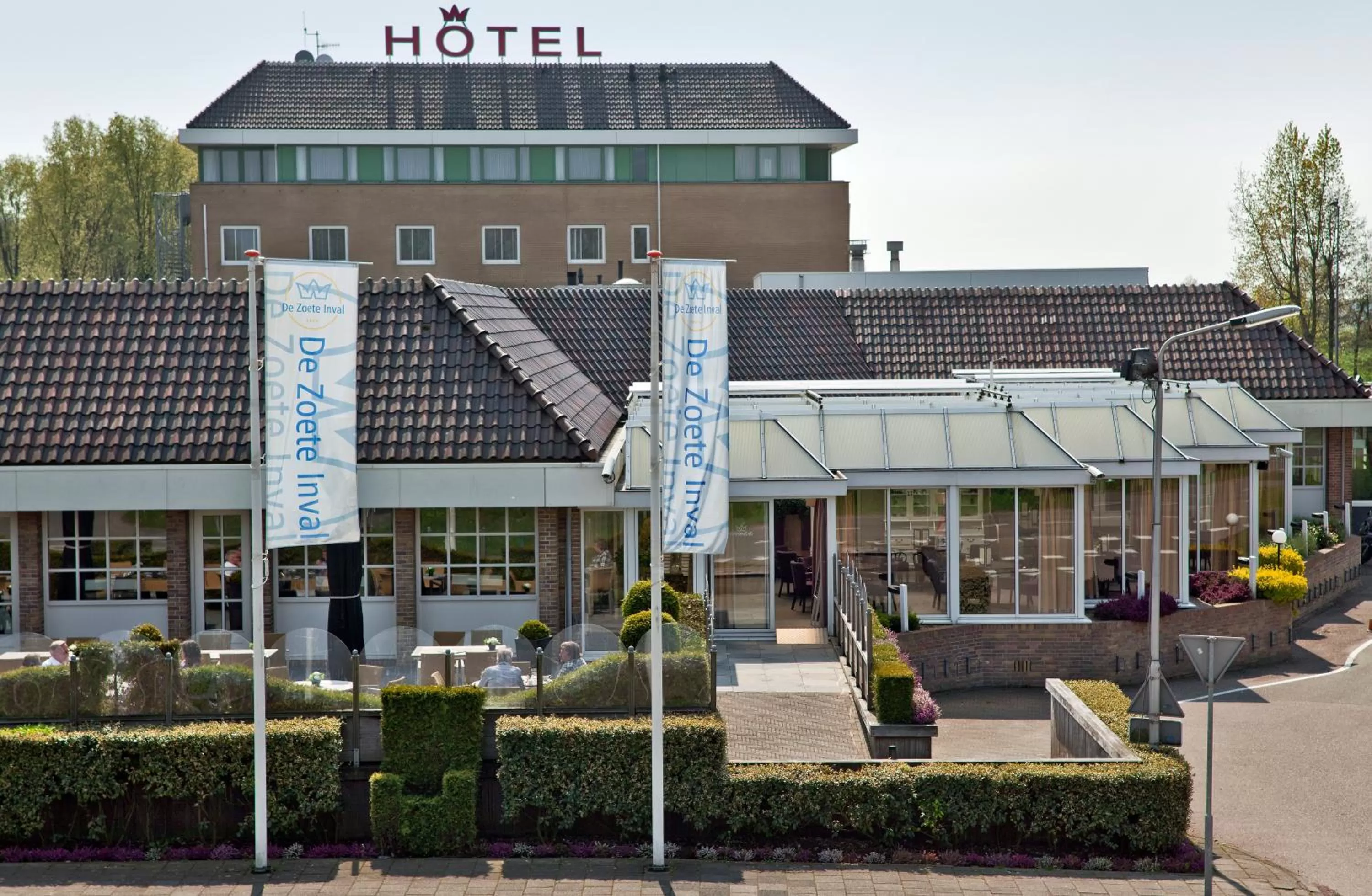 Property building in Hotel De Zoete Inval Haarlemmerliede