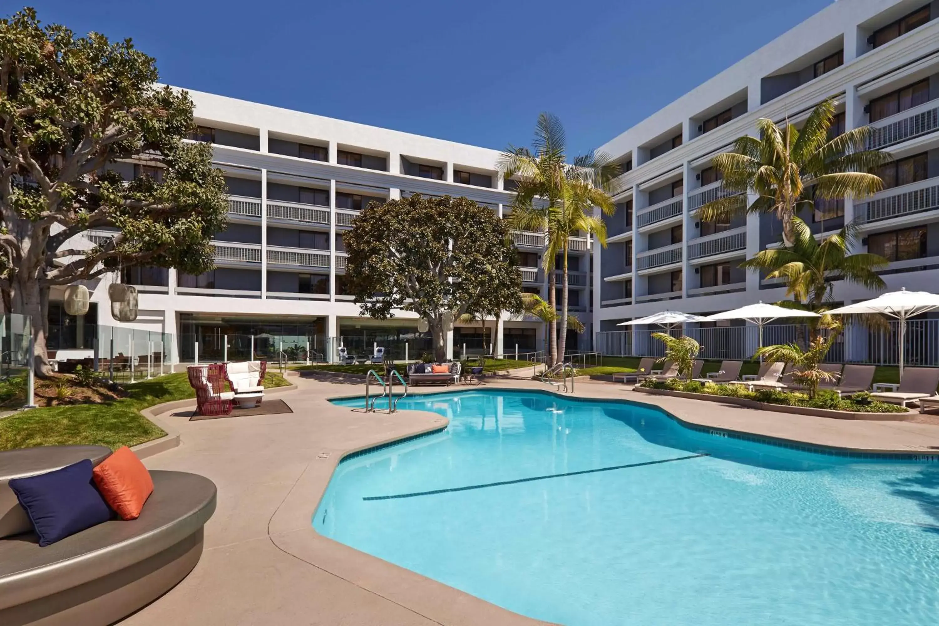 Swimming Pool in Hotel MDR Marina del Rey- a DoubleTree by Hilton