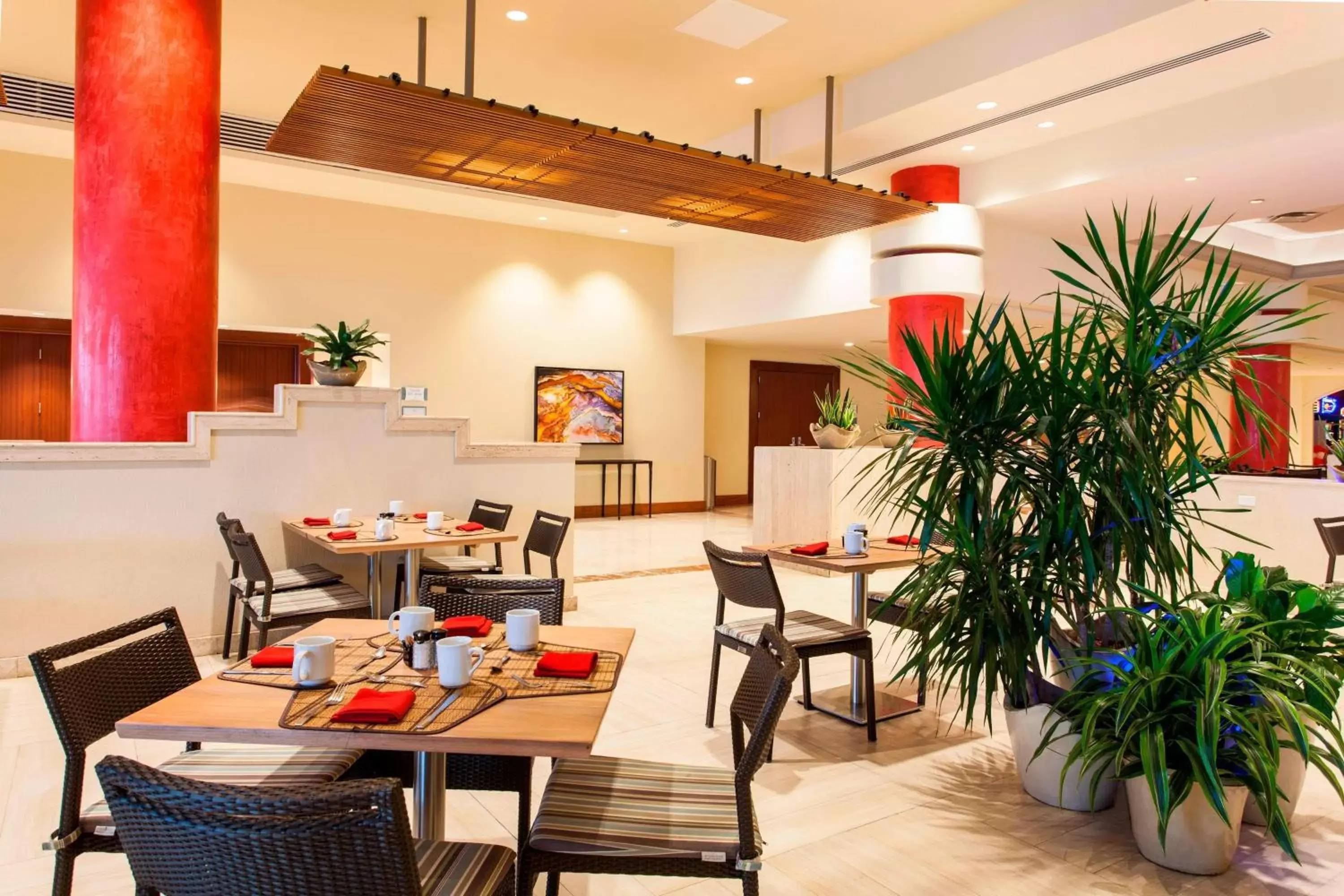 Restaurant/Places to Eat in Courtyard by Marriott Isla Verde Beach Resort