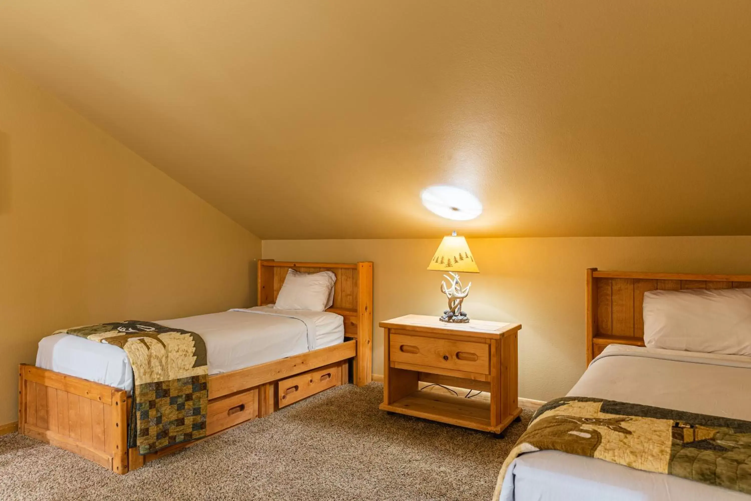 Bedroom, Bed in Lodge at Palmer Gulch