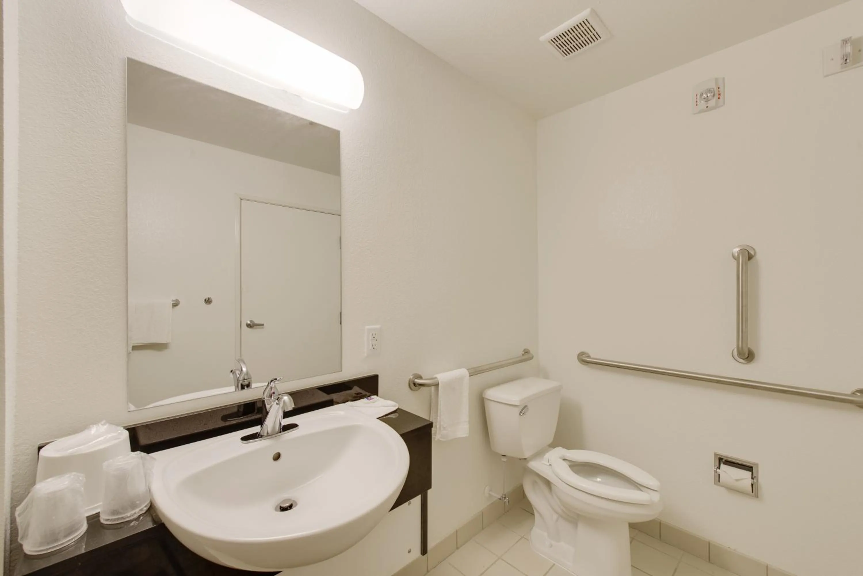 Bathroom in Motel 6 Virginia Beach