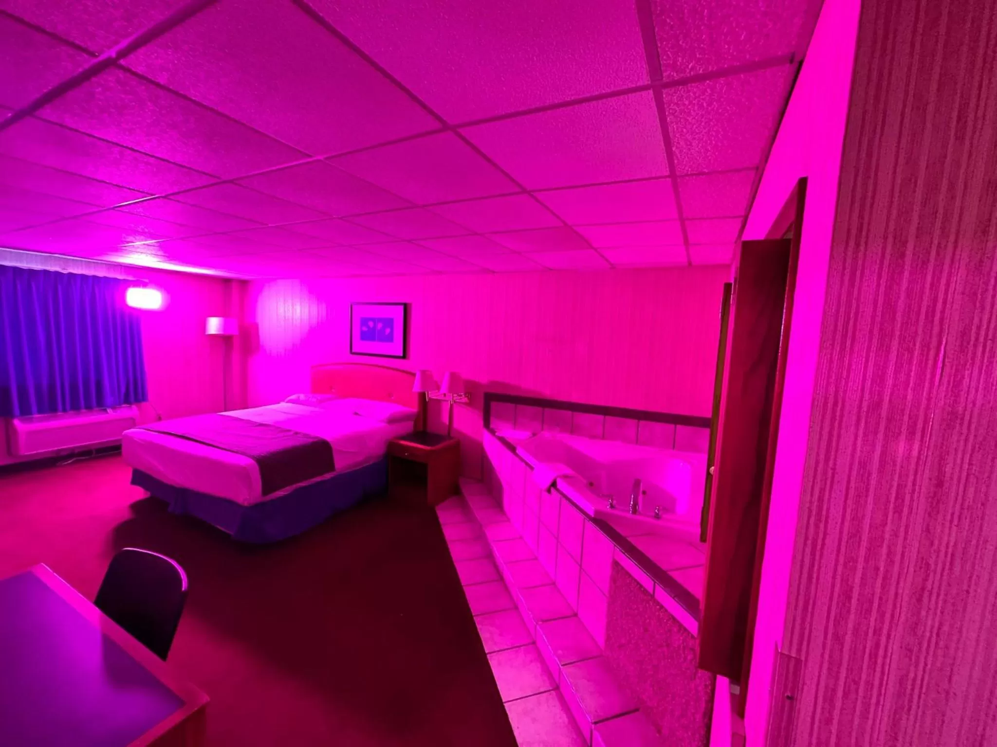 Photo of the whole room, Bed in Travel Inn & Suites