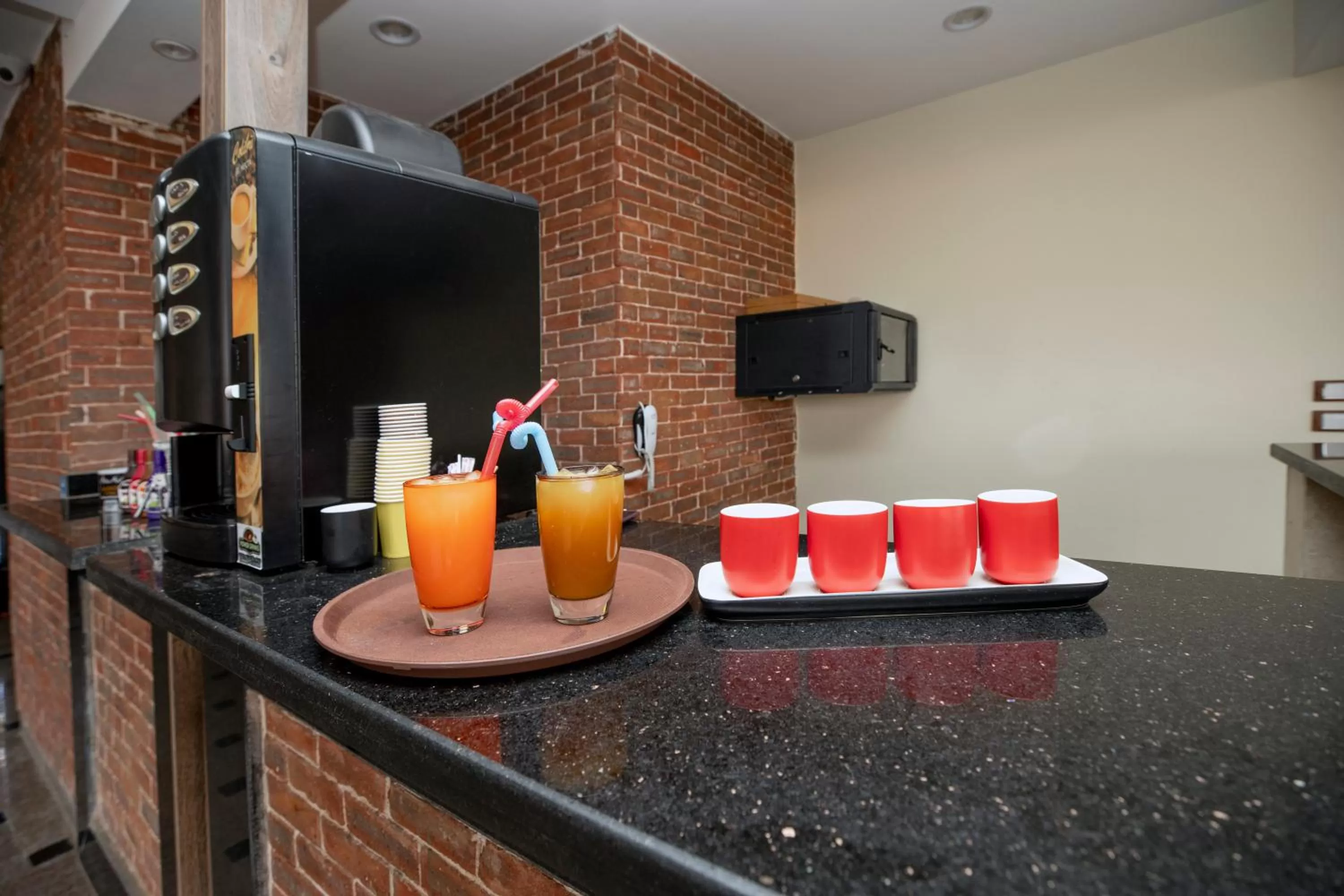 Drinks in Brothers Pyramids View