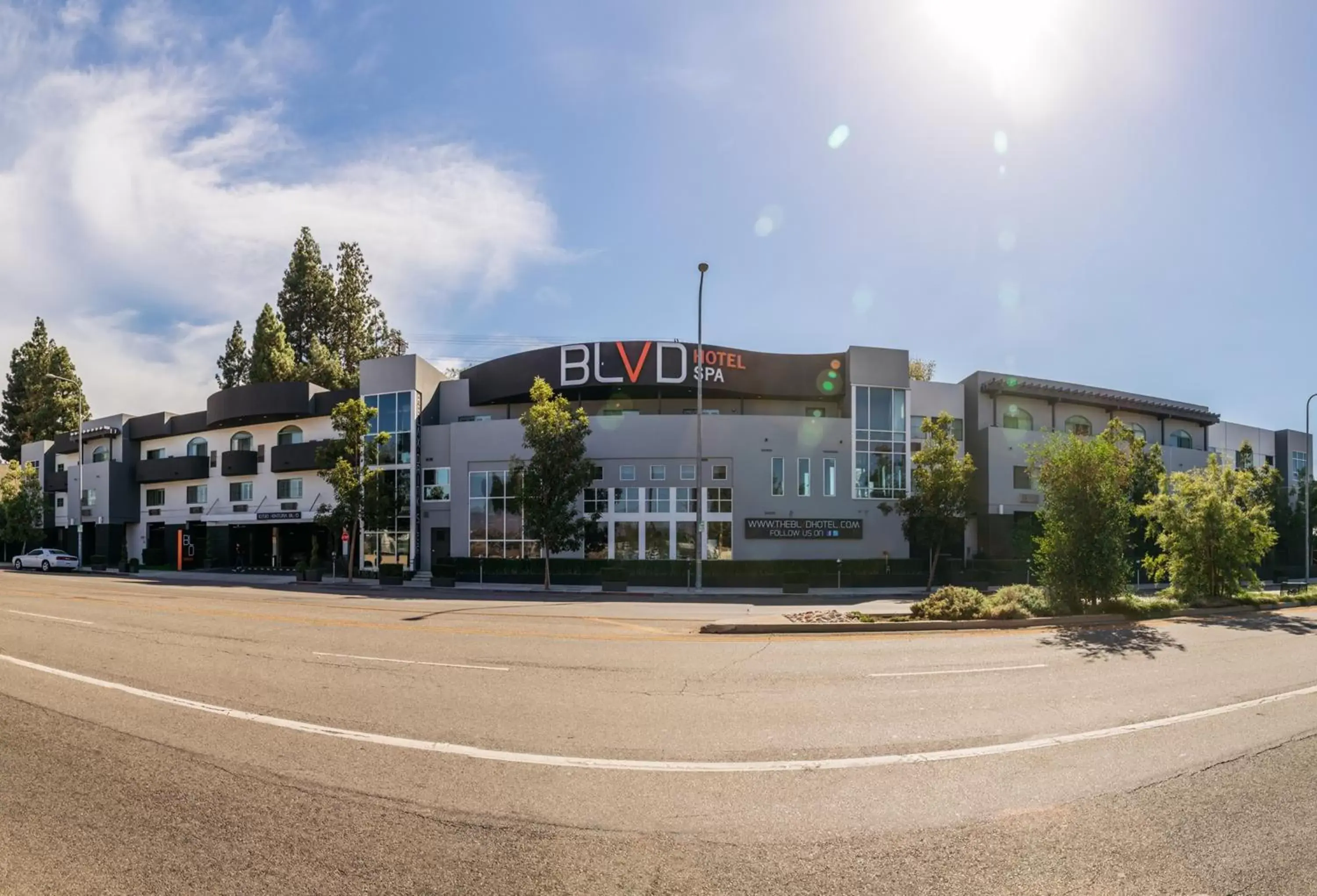 Property Building in BLVD Hotel & Studios- Walking Distance to Universal Studios Hollywood