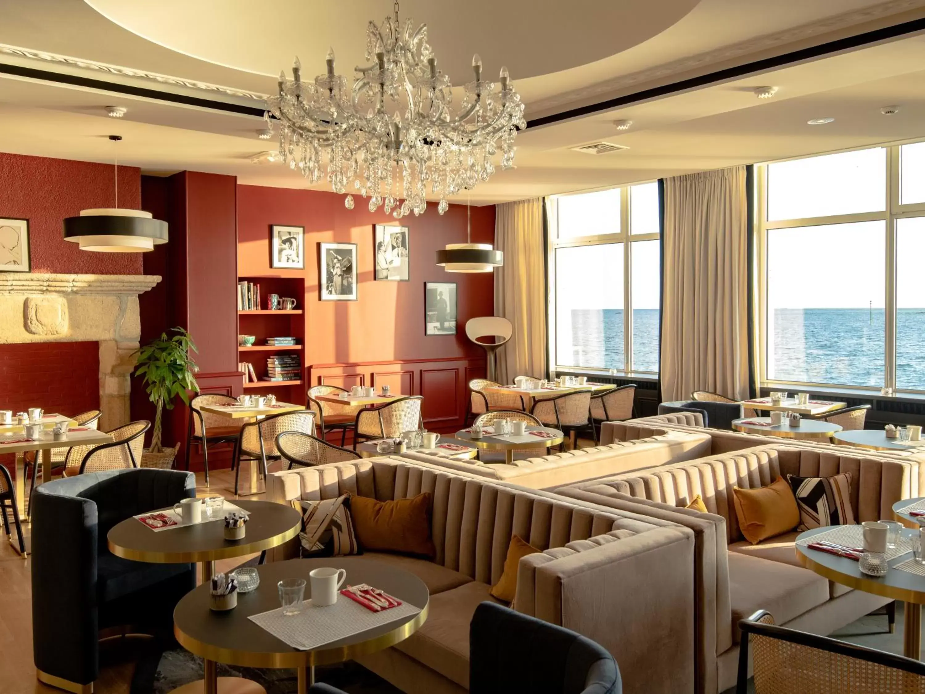Restaurant/Places to Eat in Hotel Mercure Roscoff Bord De Mer