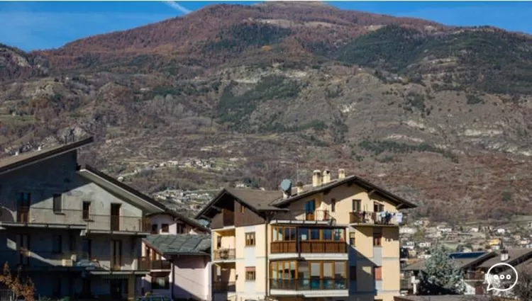 Mountain View in Wallace Apartment