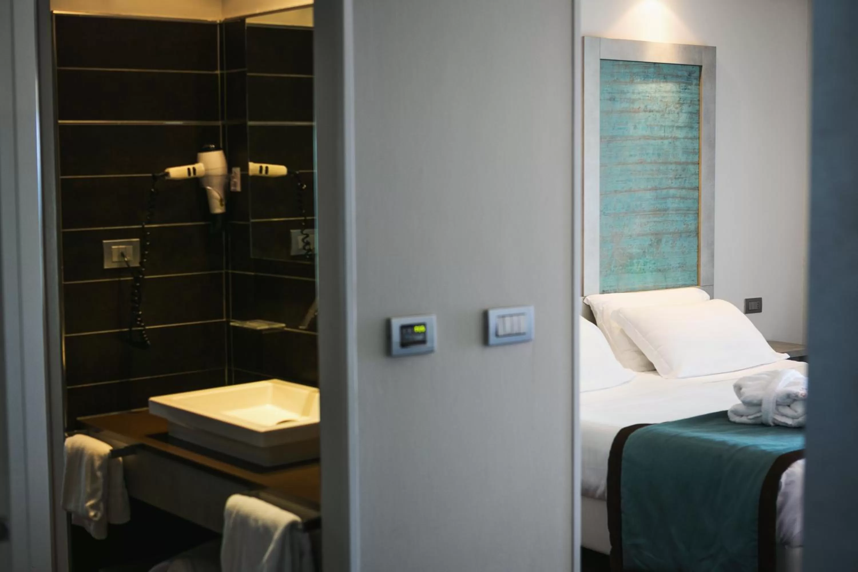 Bathroom, Bed in Yes Hotel Touring & SPA