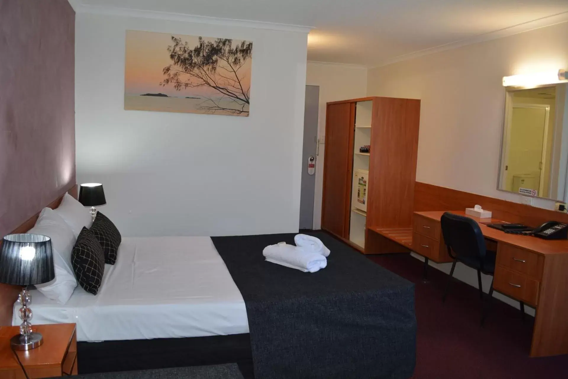 Bed in Hampton Villa Motel Bed in Hampton Villa Motel