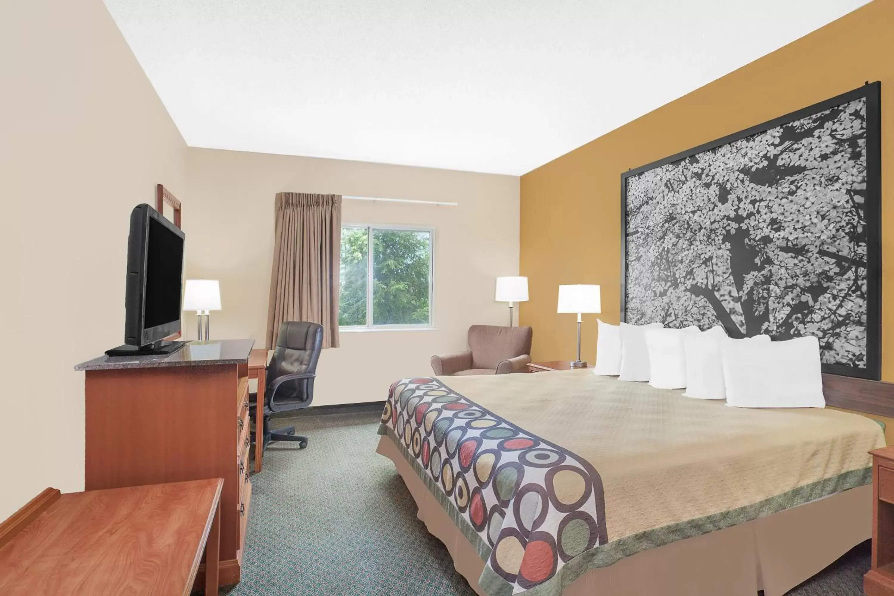 Bedroom in Super 8 by Wyndham Central City