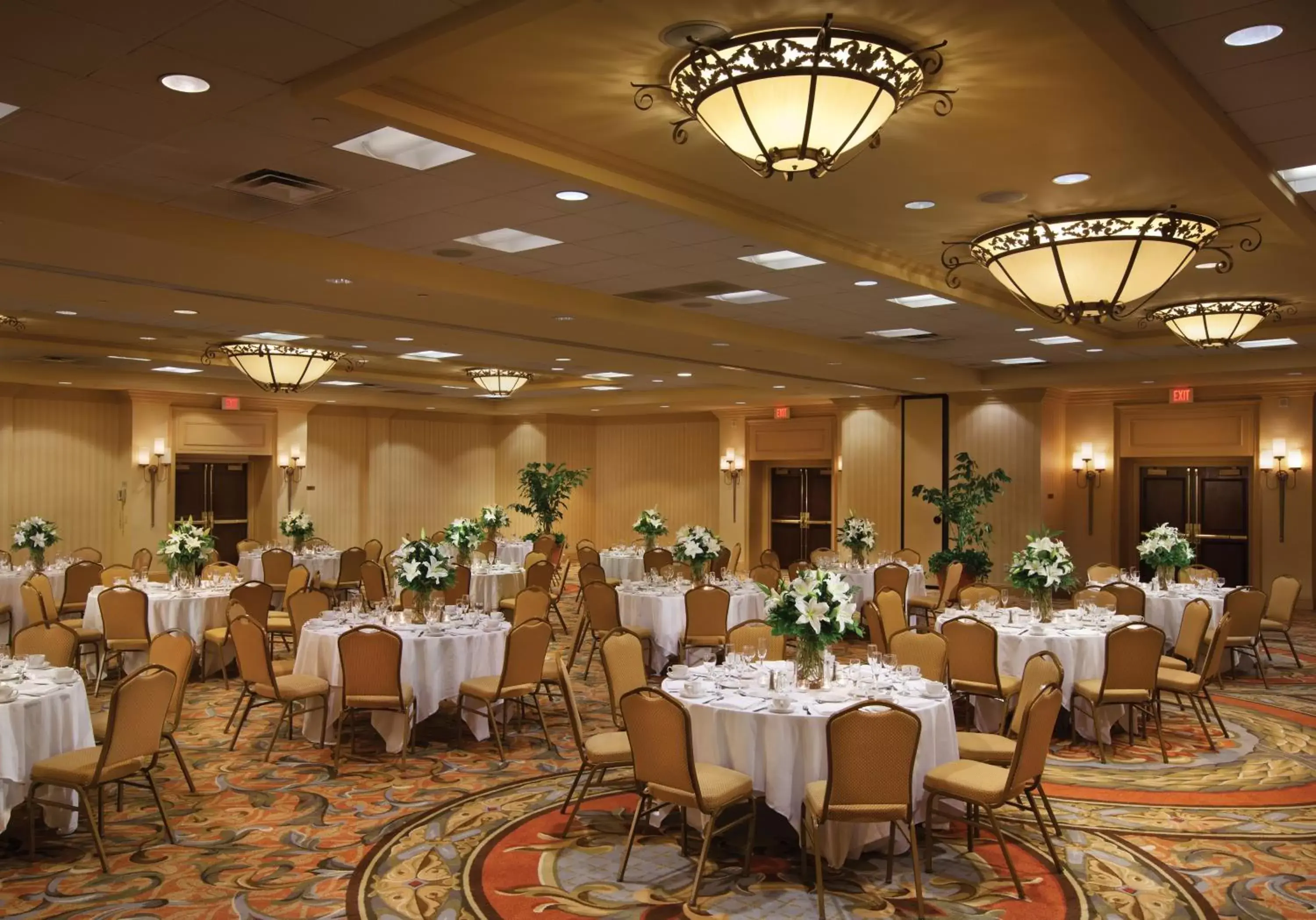 Photo of the whole room, Restaurant/Places to Eat in Anaheim Majestic Garden Hotel