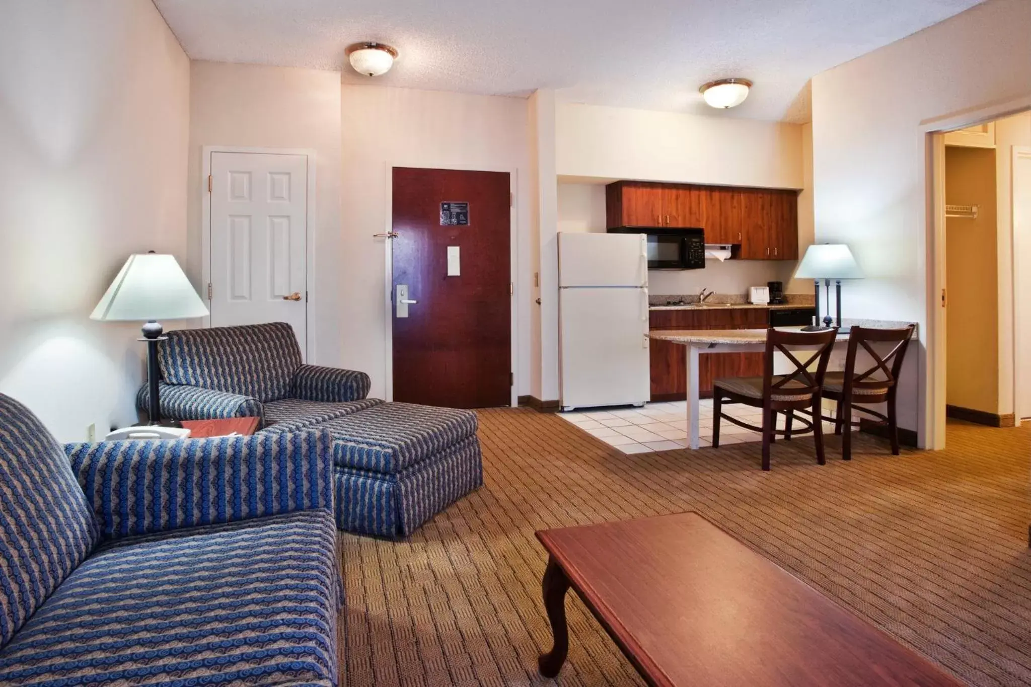 Photo of the whole room, Seating Area in Holiday Inn Hotel and Suites Peachtree City, an IHG Hotel