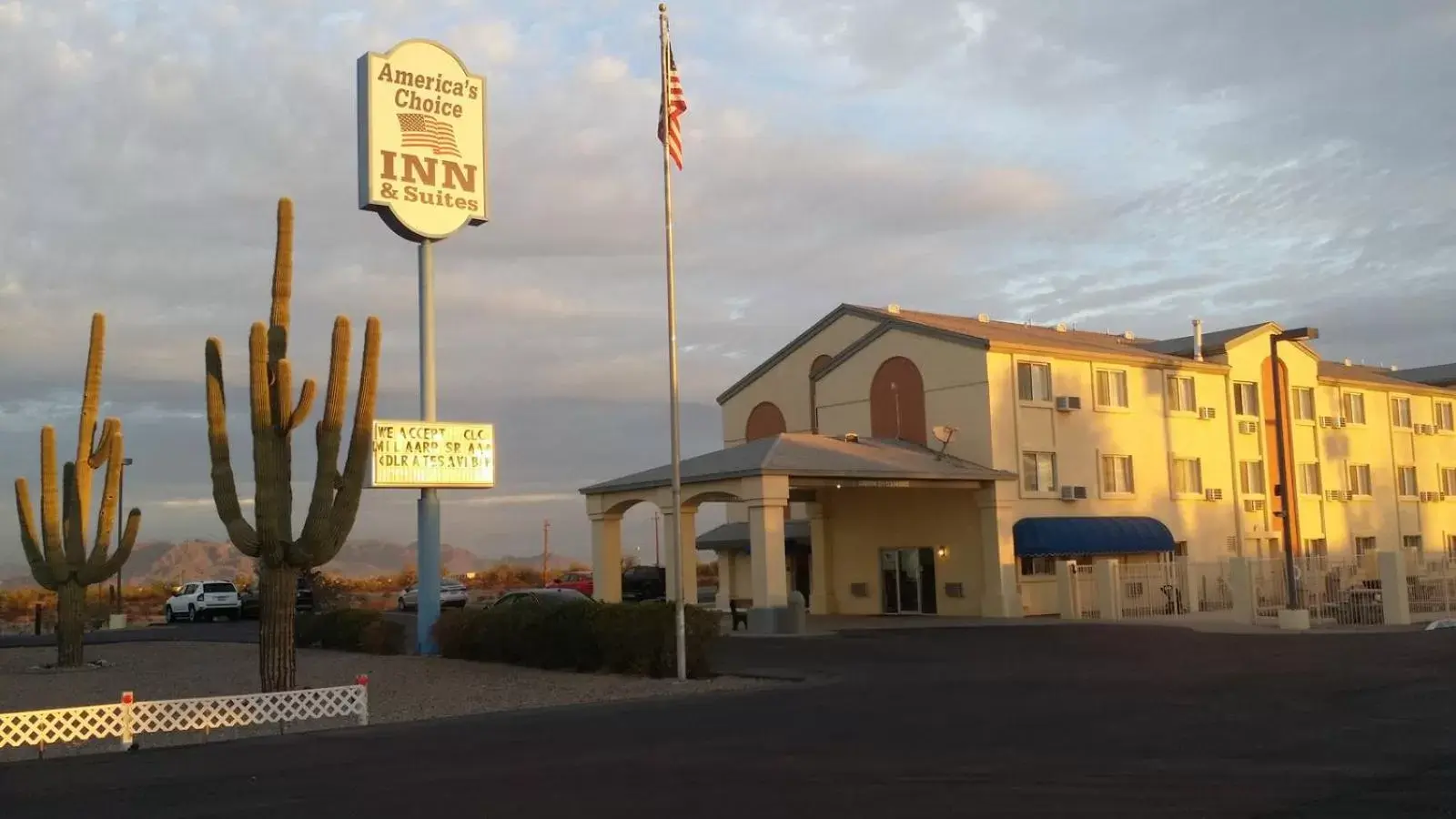 Facade/entrance, Property Building in Americas Choice Inn & Suites