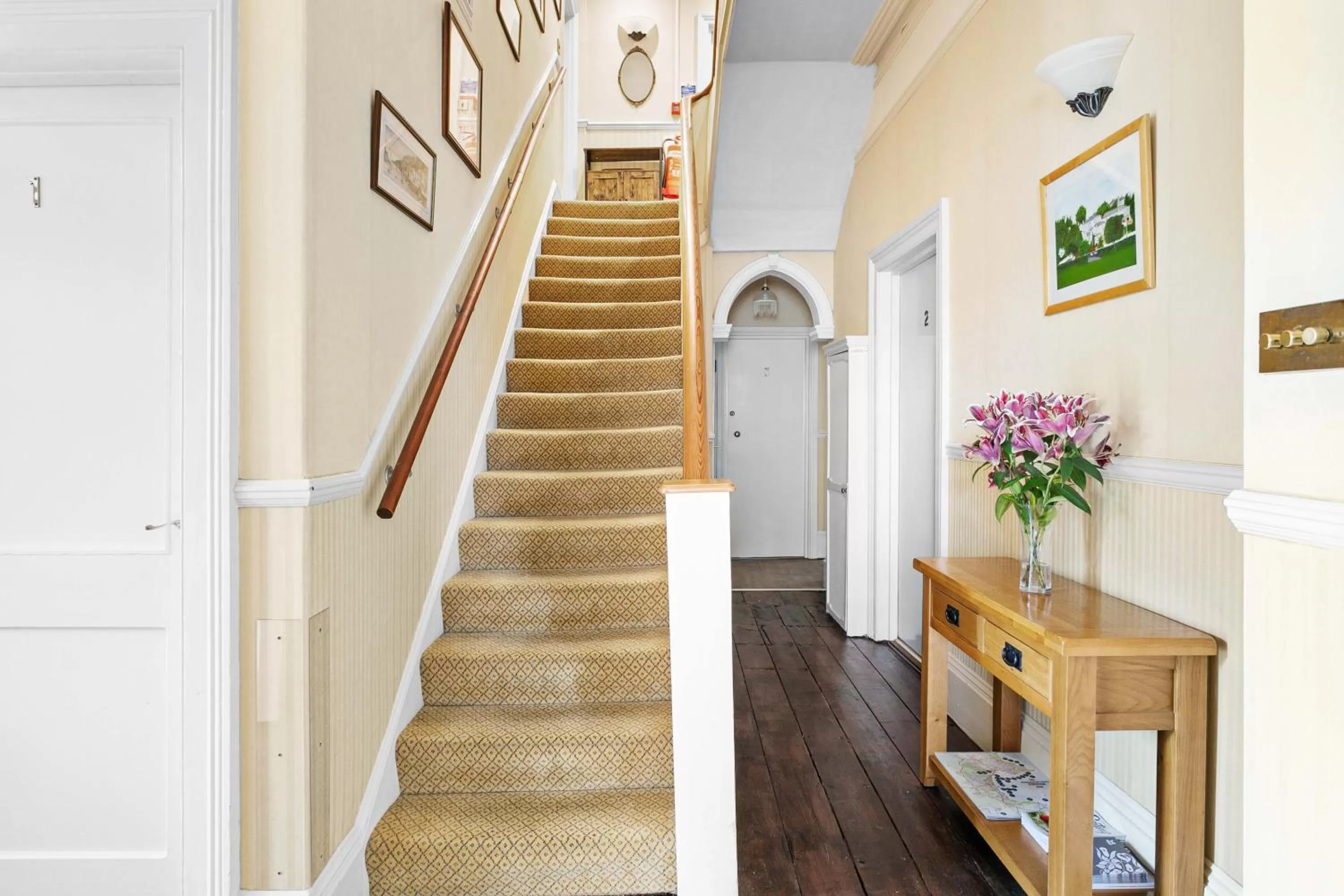 Facade/entrance in The Berburry