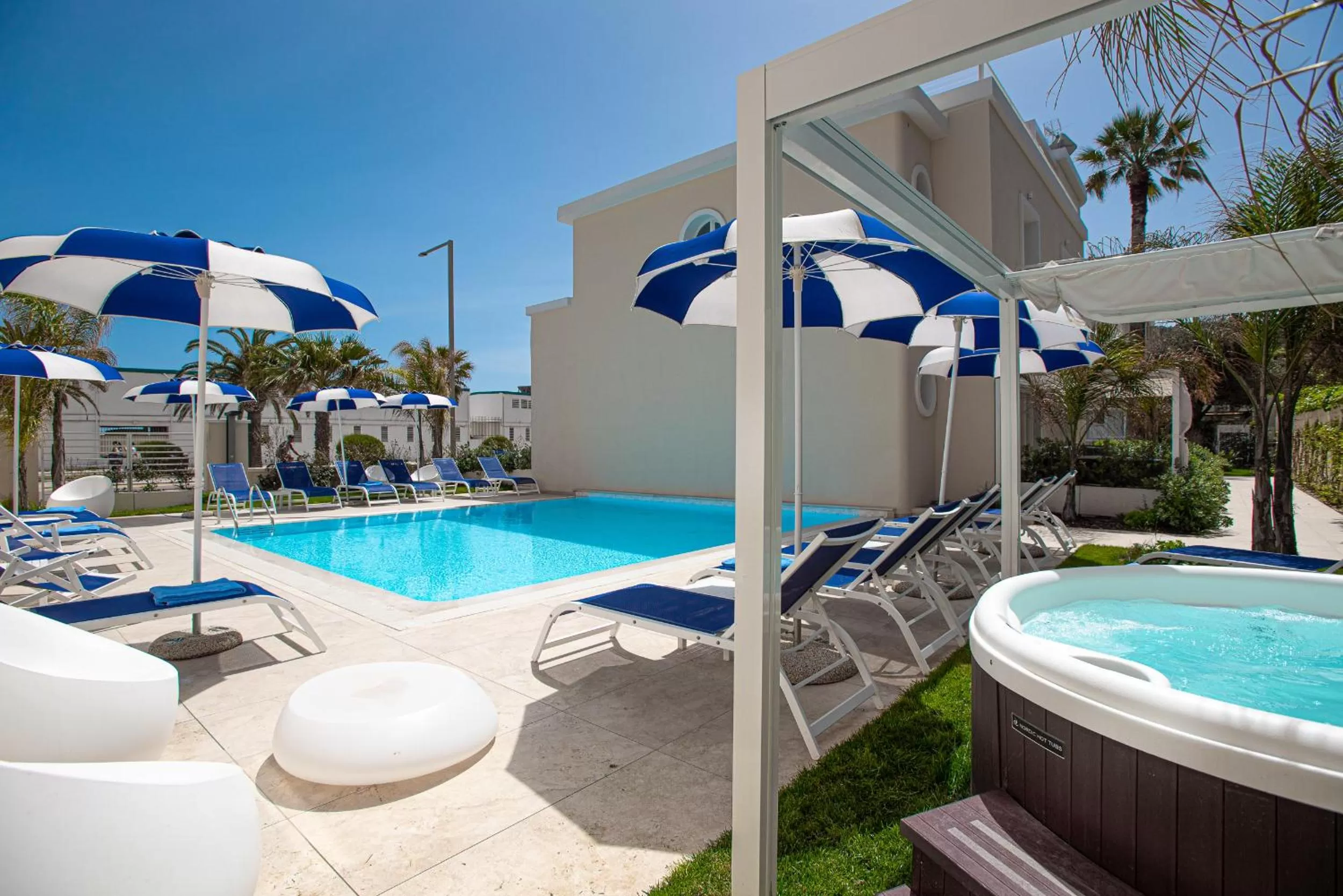 Swimming pool in Hotel Nautilus