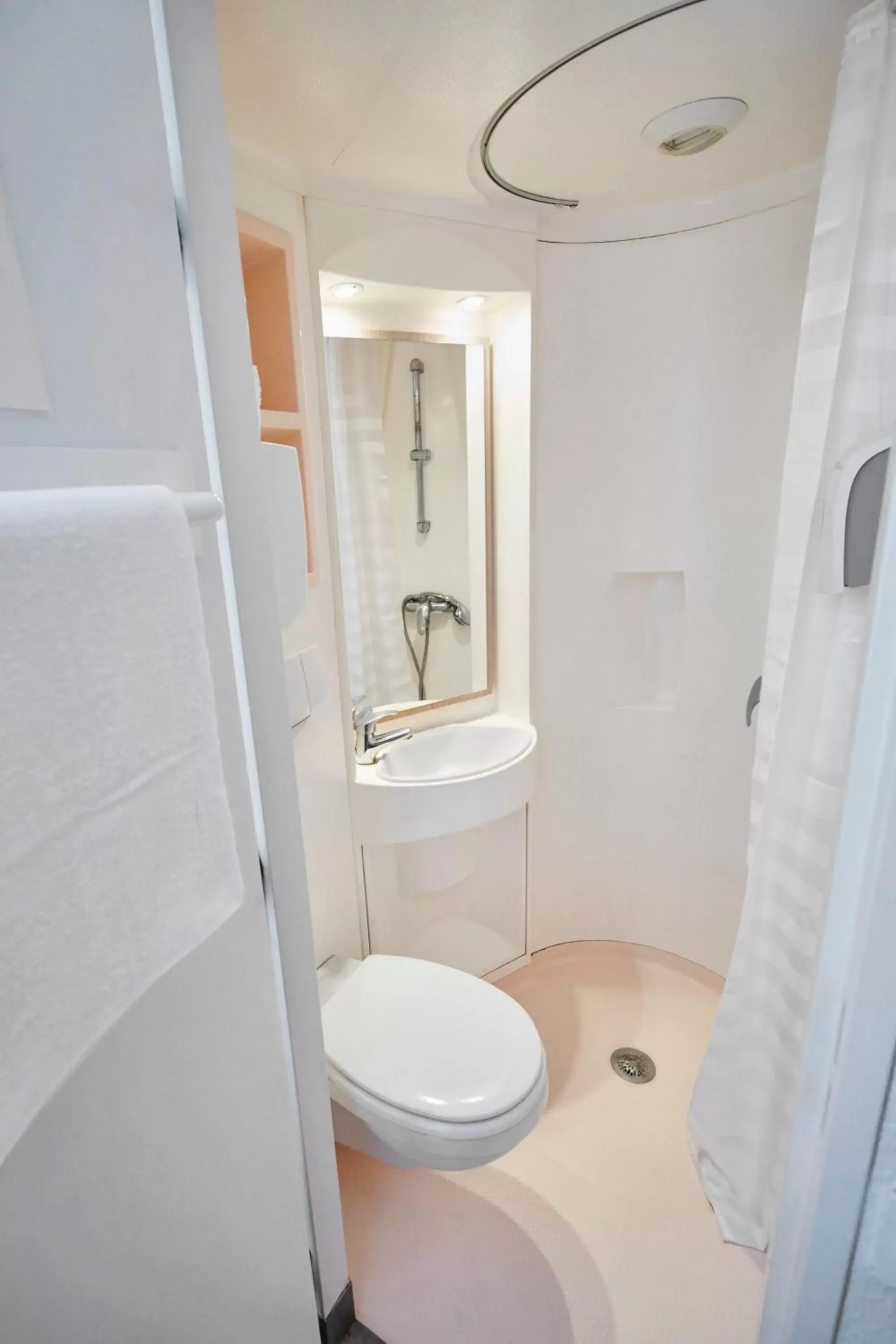 Shower, Bathroom in Premiere Classe Cergy Saint Christophe