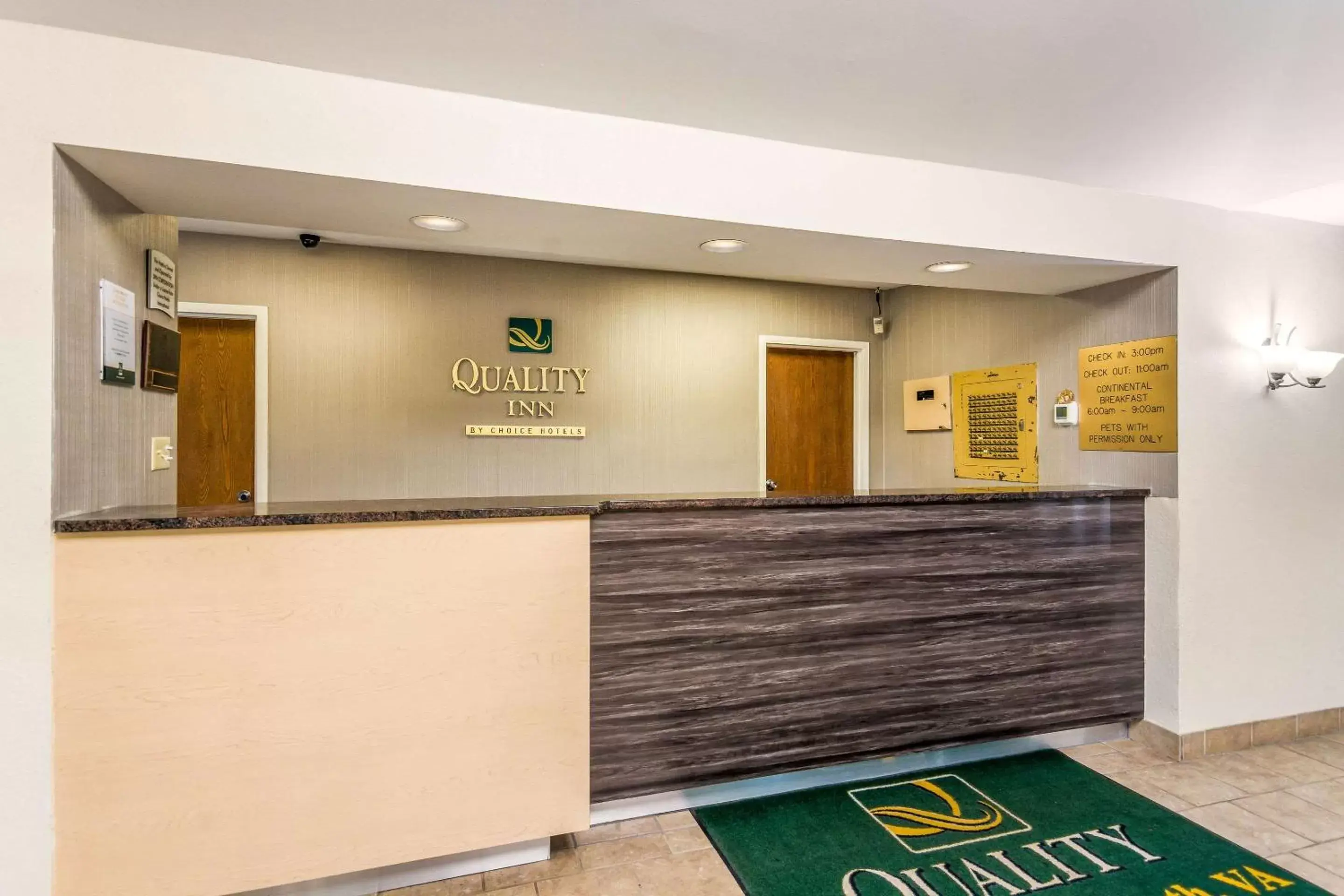 Lobby or reception in Quality Inn Petersburg Fort Lee Area Lobby or reception in Quality Inn Petersburg Fort Lee Area