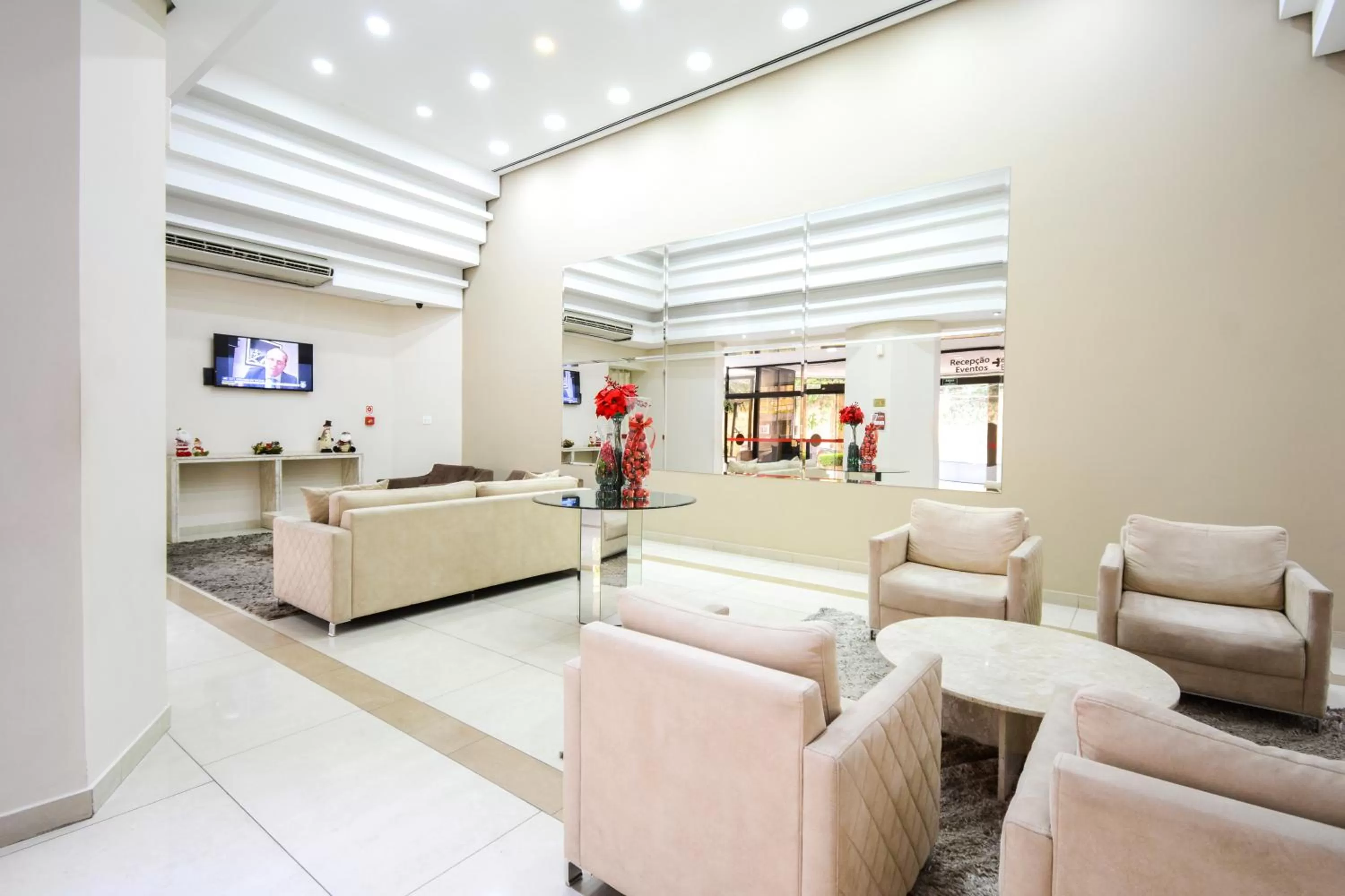 Lobby or reception, Seating Area in Wall Street Apartments by BnbHost