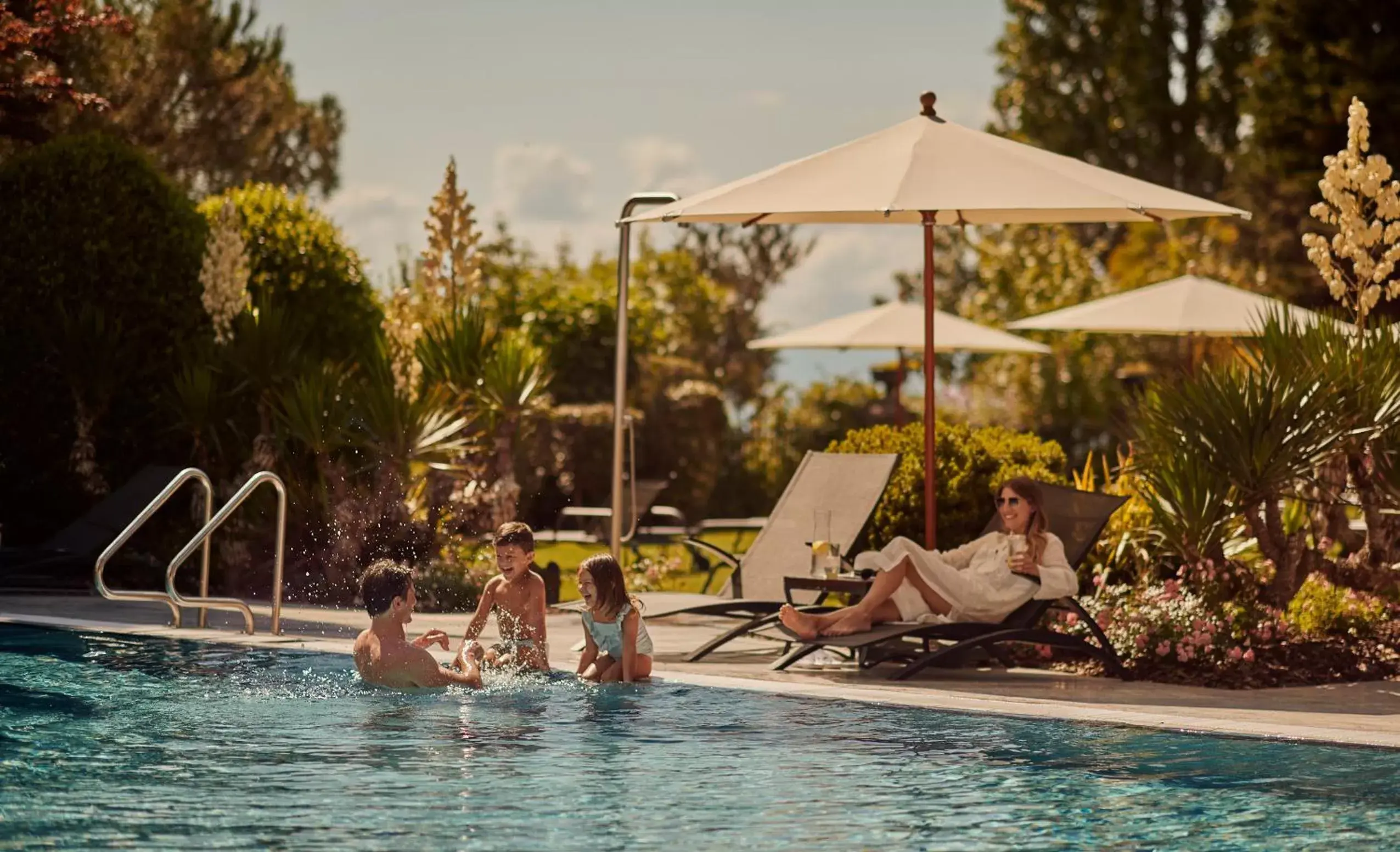 Swimming Pool in Fairmont Le Montreux Palace