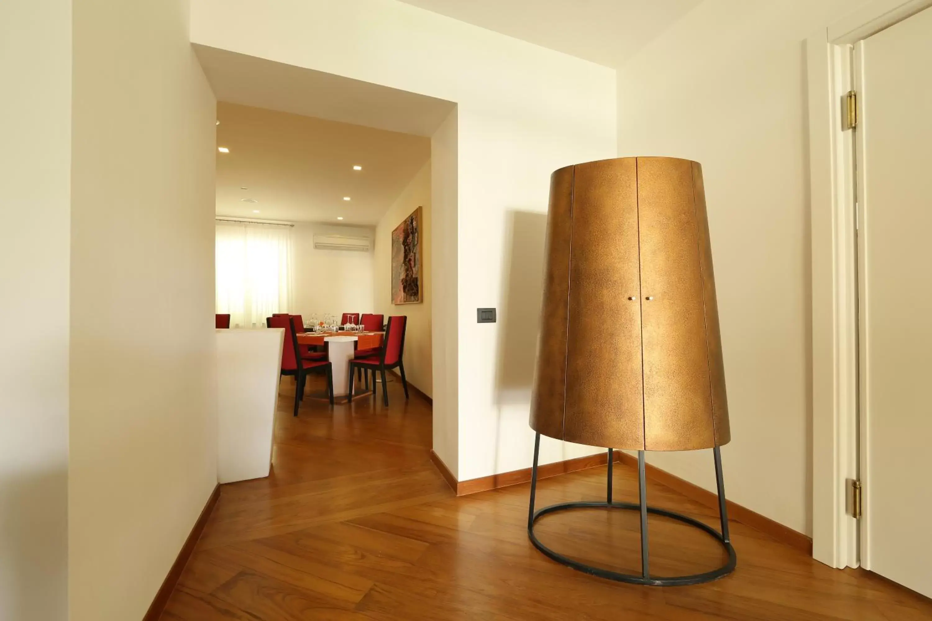 Decorative detail, Dining Area in Kalos Relais