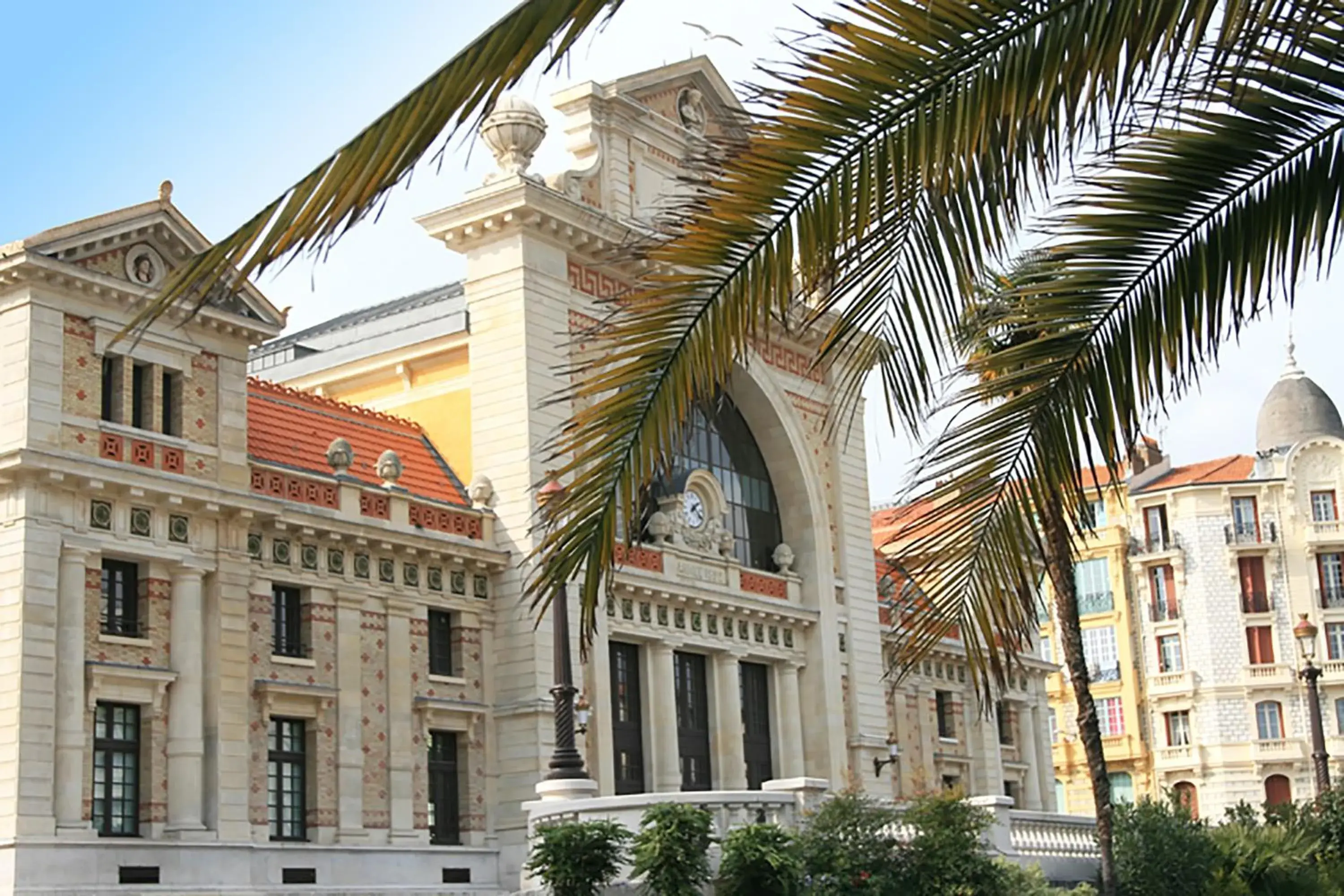 Entertainment, Property Building in Hôtel Monsigny