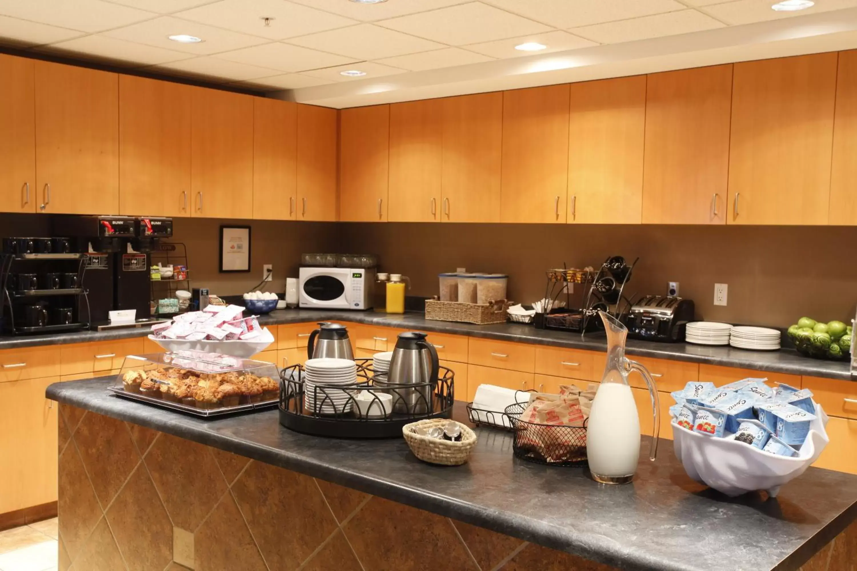 Food close-up, Kitchen/Kitchenette in Pomeroy Inn and Suites Dawson Creek