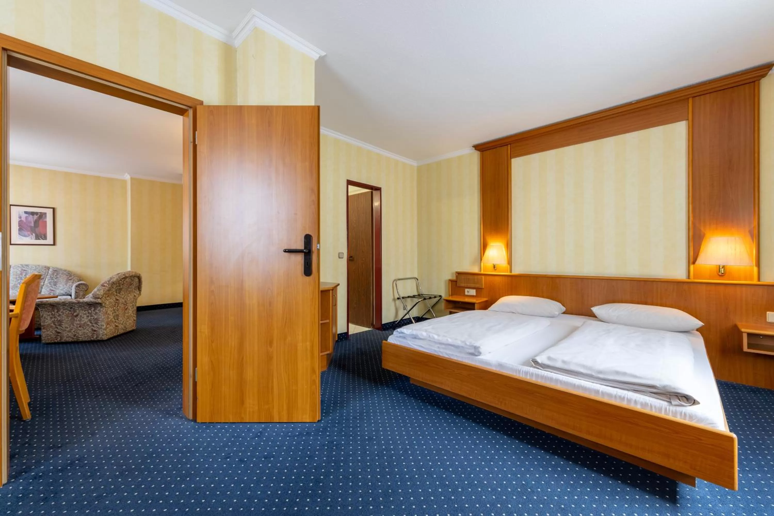 Photo of the whole room, Bed in Fly Inn Hotel Frankfurt Airport Rüsselsheim ehemals Trip Inn Hotels