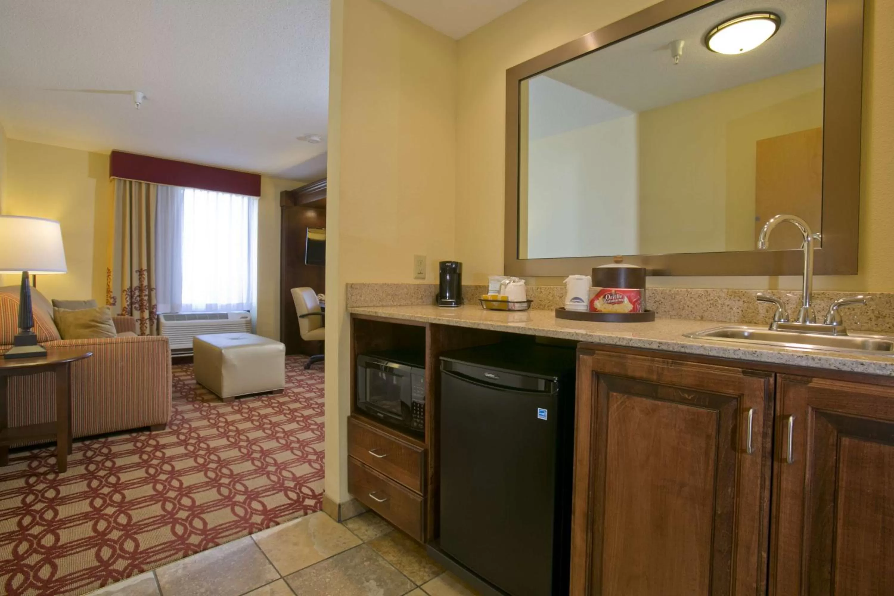 Kitchen or kitchenette in Hampton Inn & Suites Wiggins
