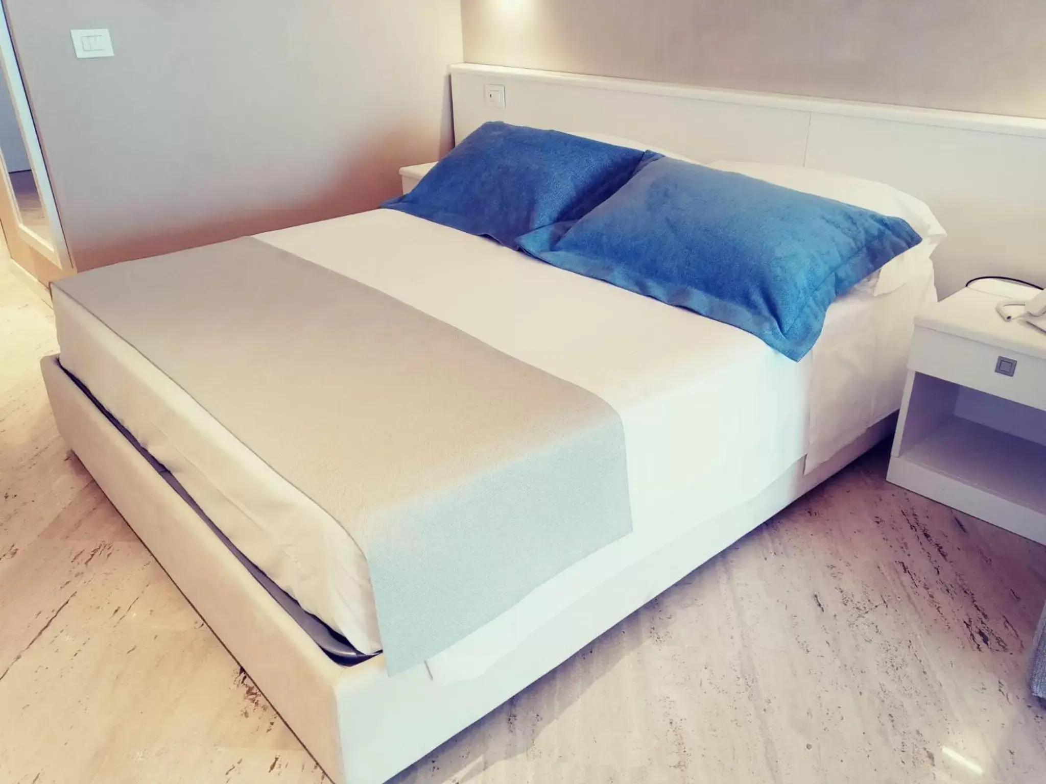 Bed in EUROPA Hotel