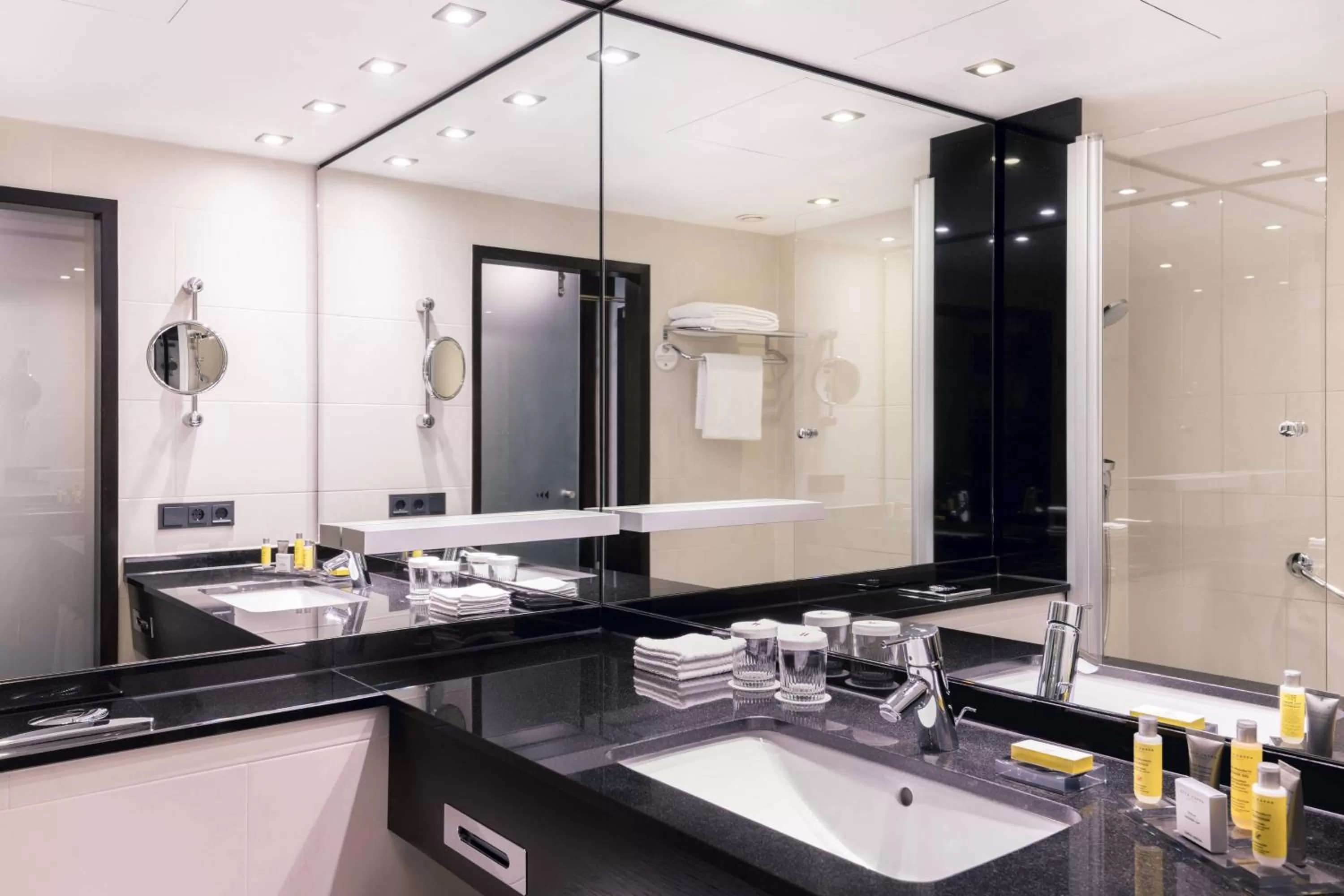 Bathroom in Munich Marriott Hotel