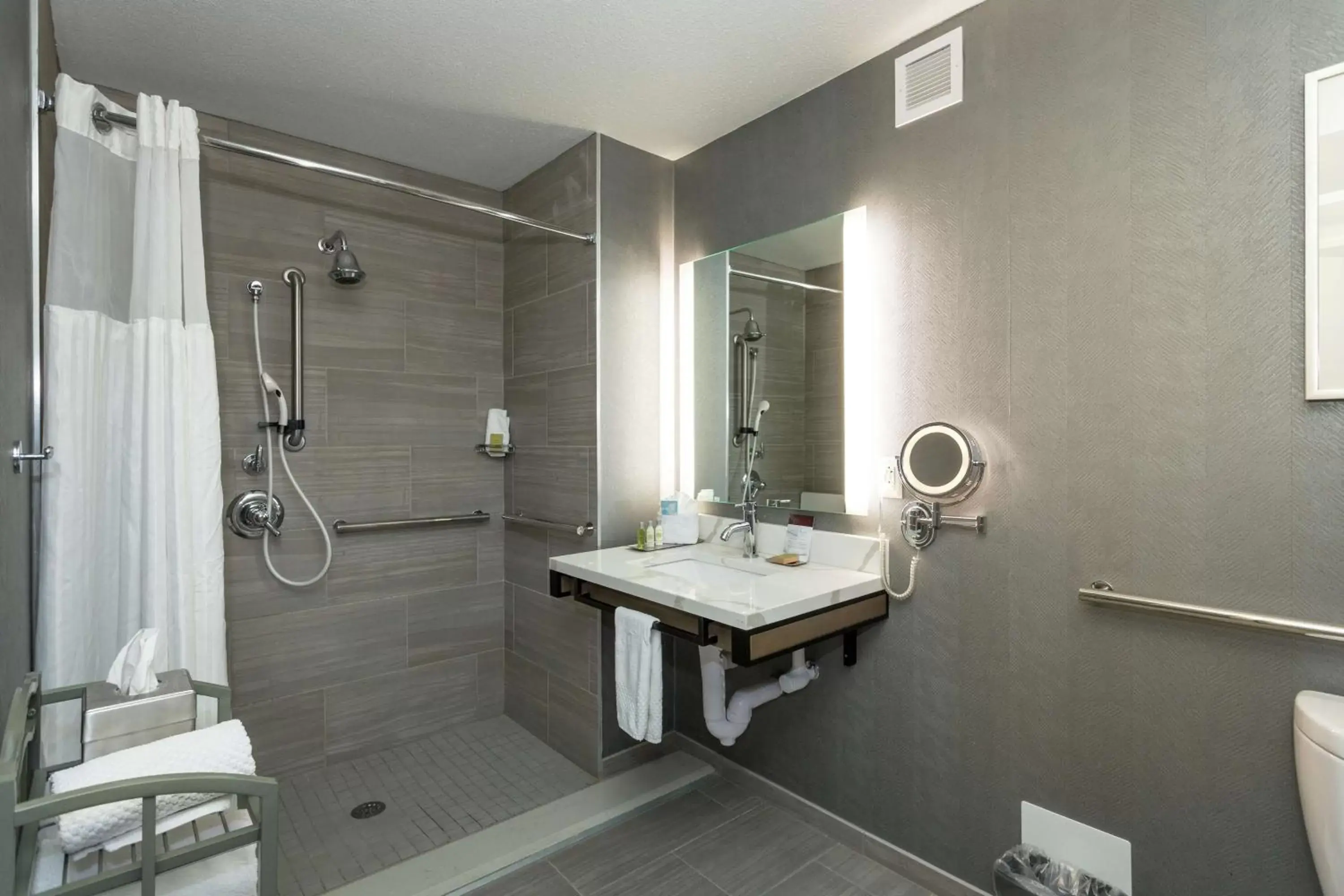 Bathroom in Doubletree by Hilton Harrisonburg