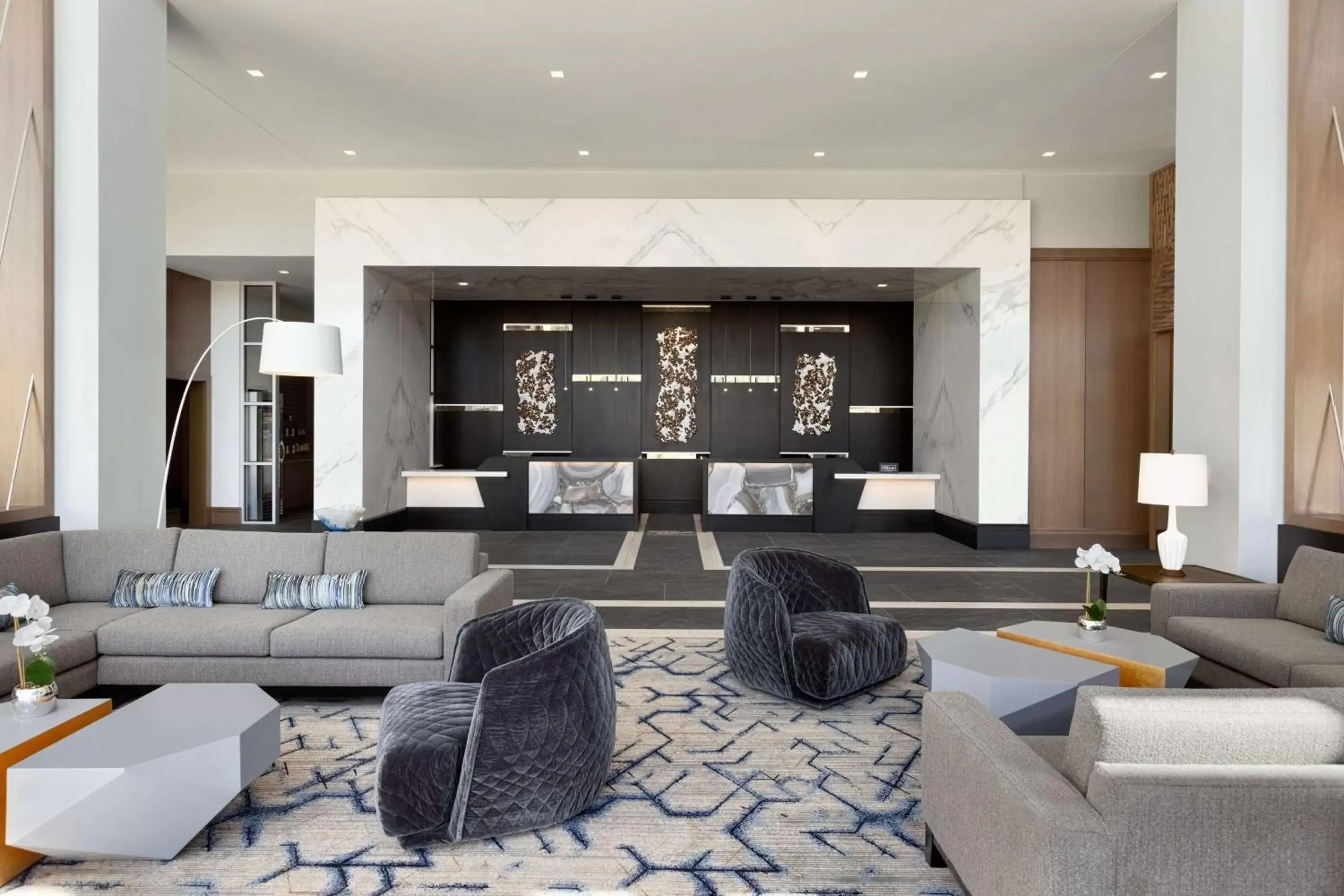 Lobby or reception in Hilton Alpharetta Atlanta