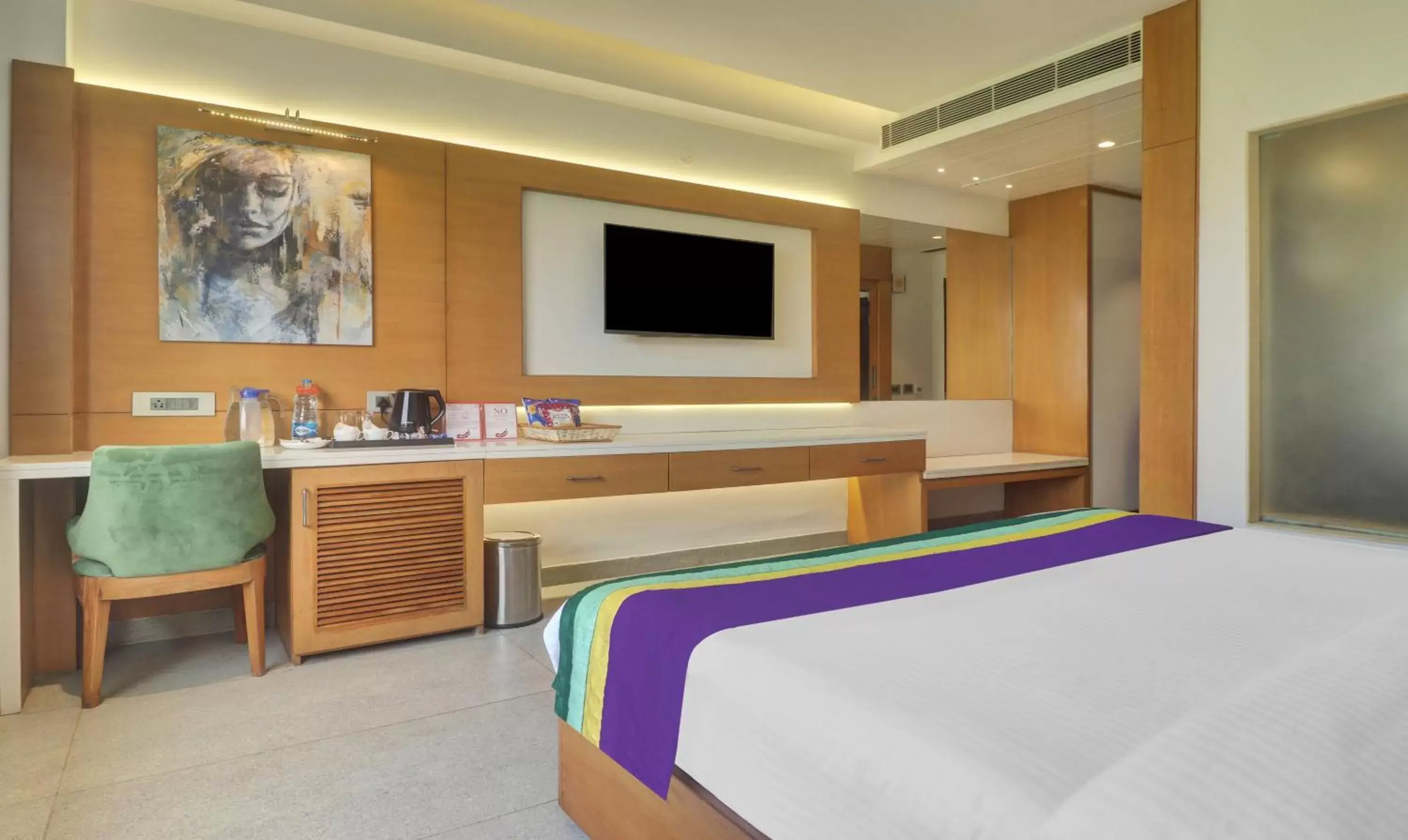 Deluxe Double Room in Treebo Tryst Tamarind Deluxe Double Room in Treebo Tryst Tamarind