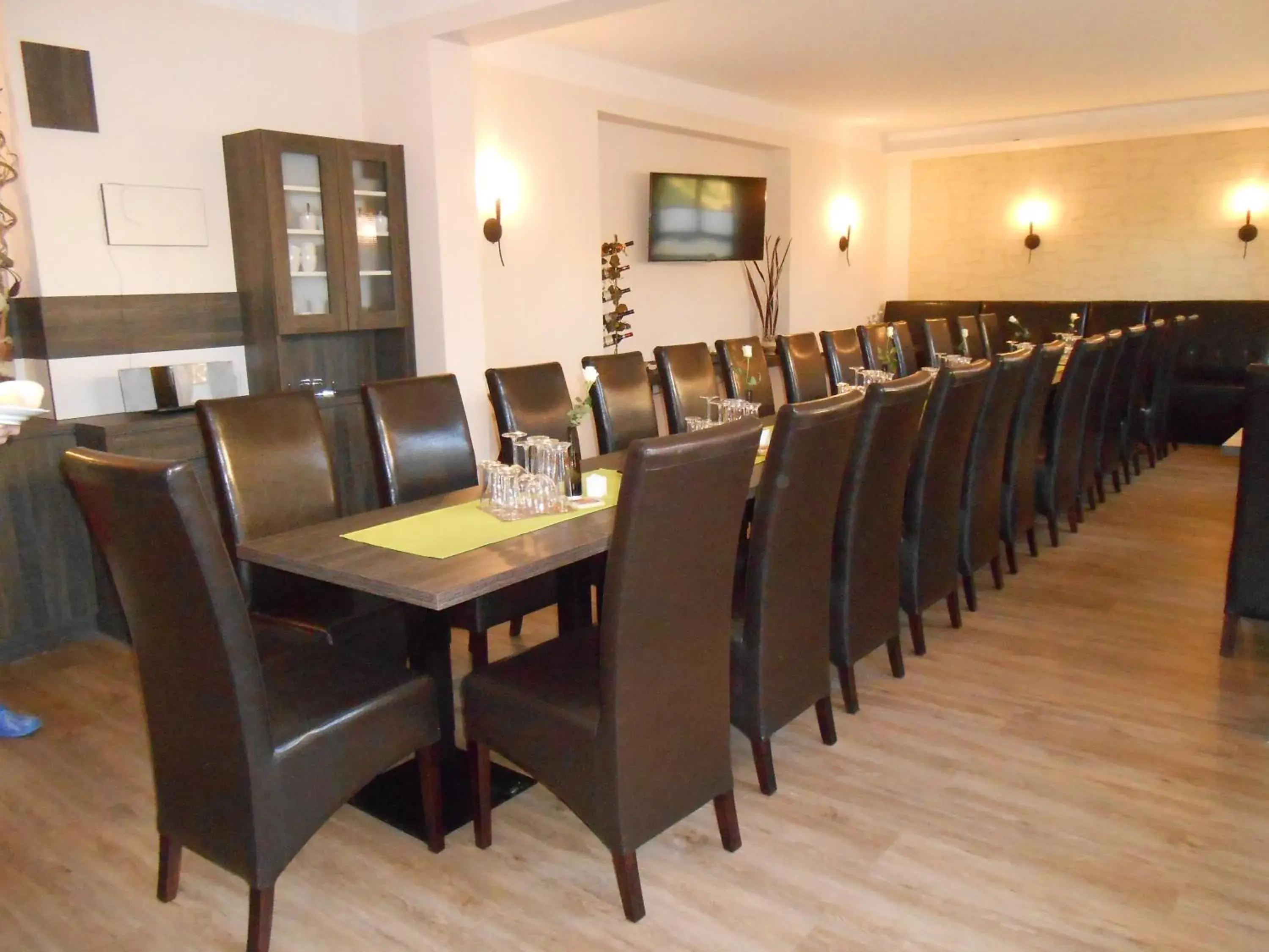 Restaurant/places to eat in Hotel Weisse Elster