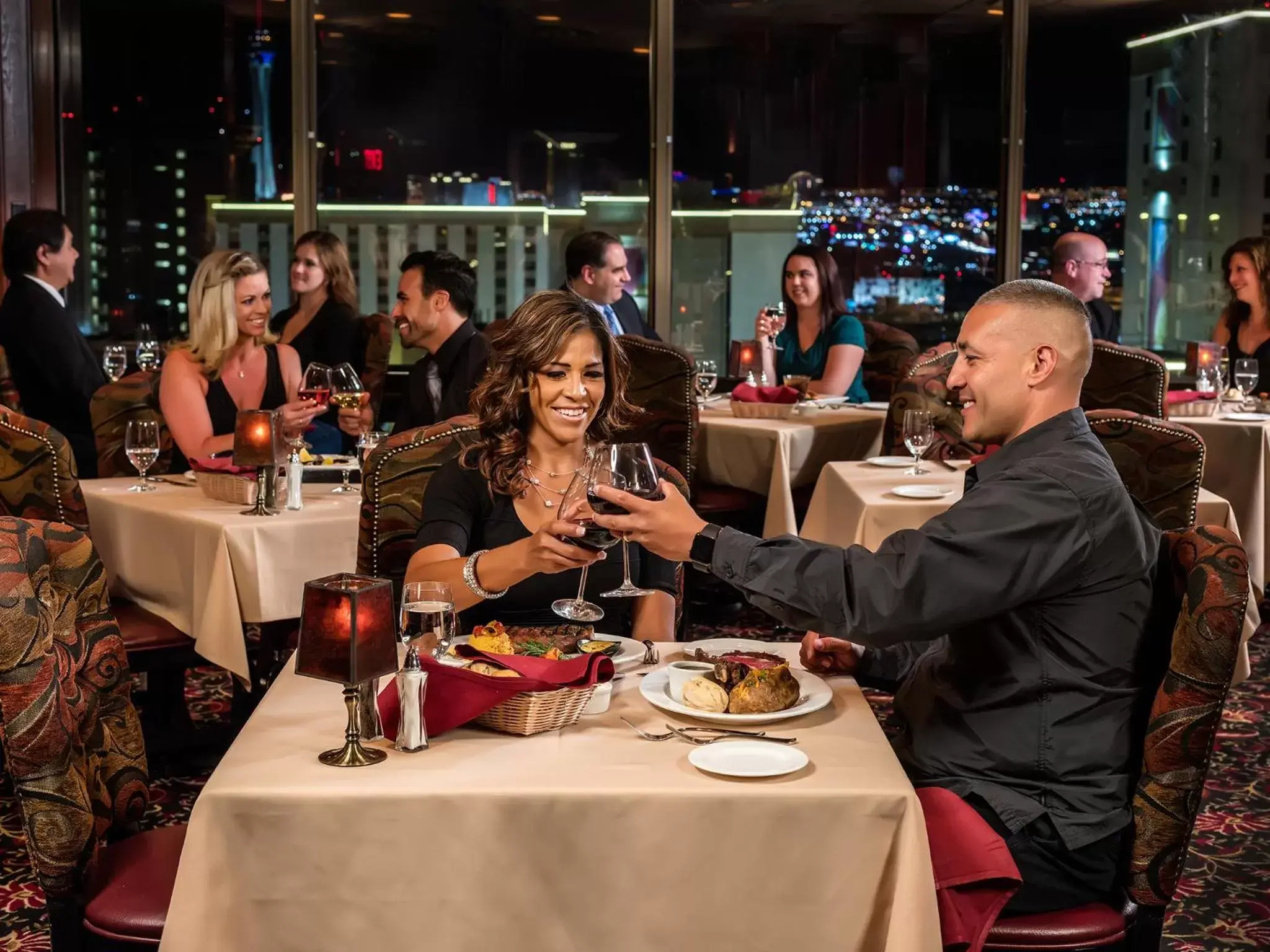 Restaurant/places to eat in Hotel Apache Restaurant/places to eat in Hotel Apache