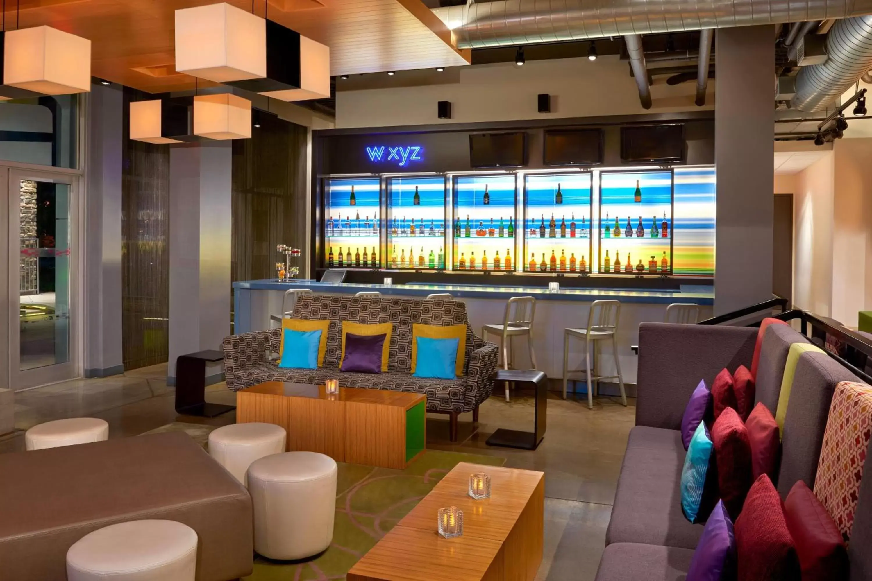 Restaurant/places to eat in Aloft Vaughan Mills