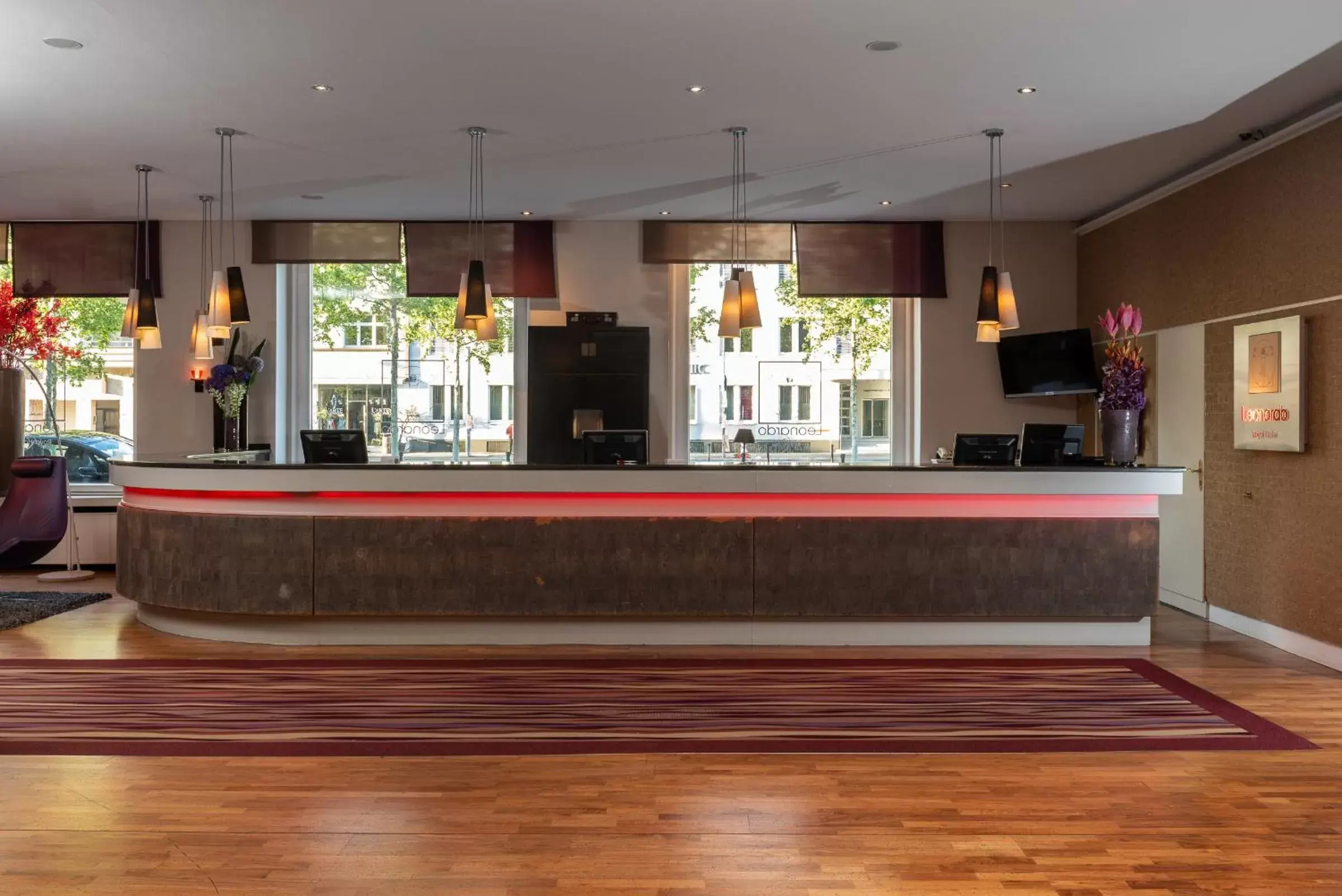 Lobby or reception, Lounge/Bar in Leonardo Royal Hotel Mannheim
