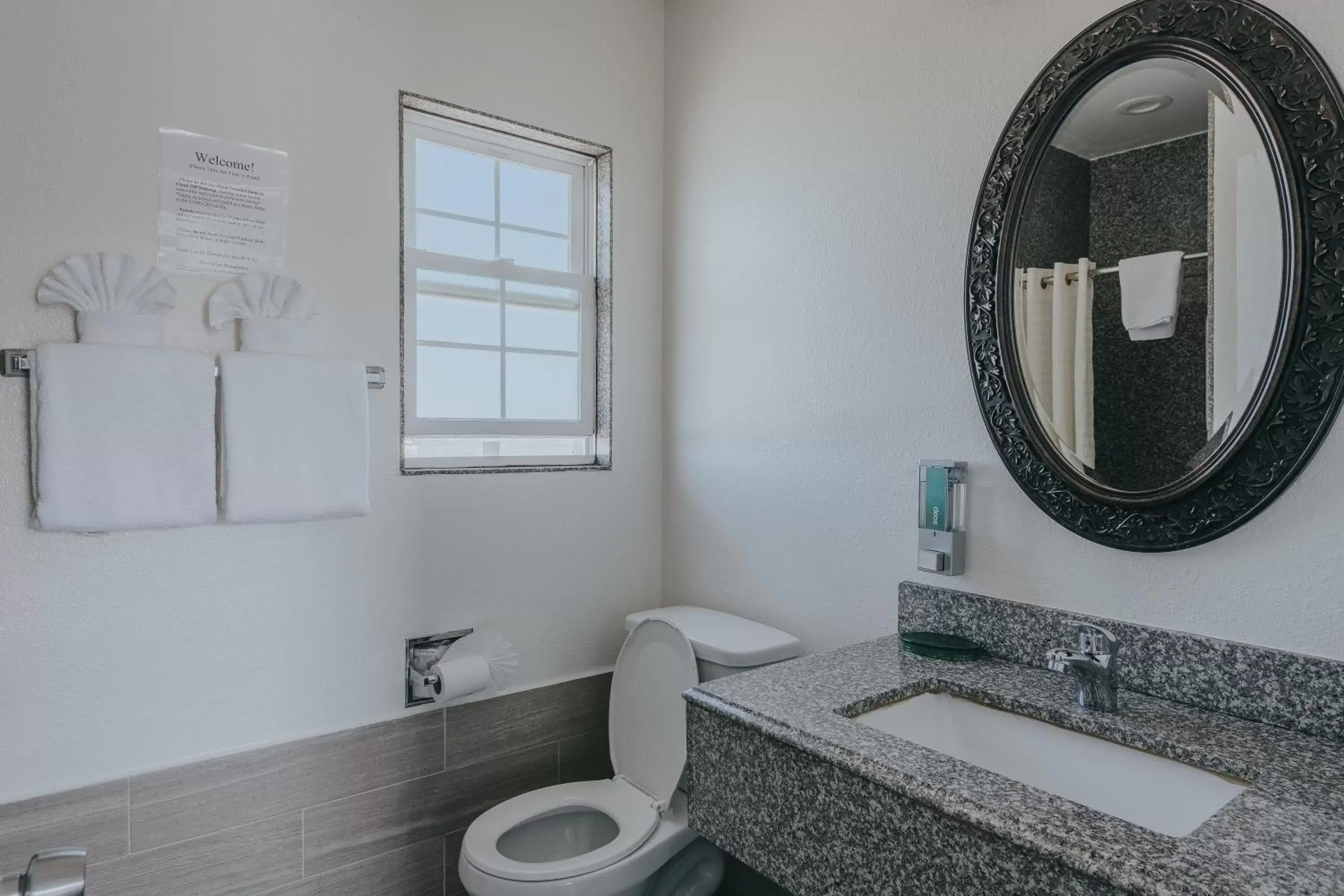 Bathroom in Sea Air Inn & Suites - Downtown - Restaurant Row