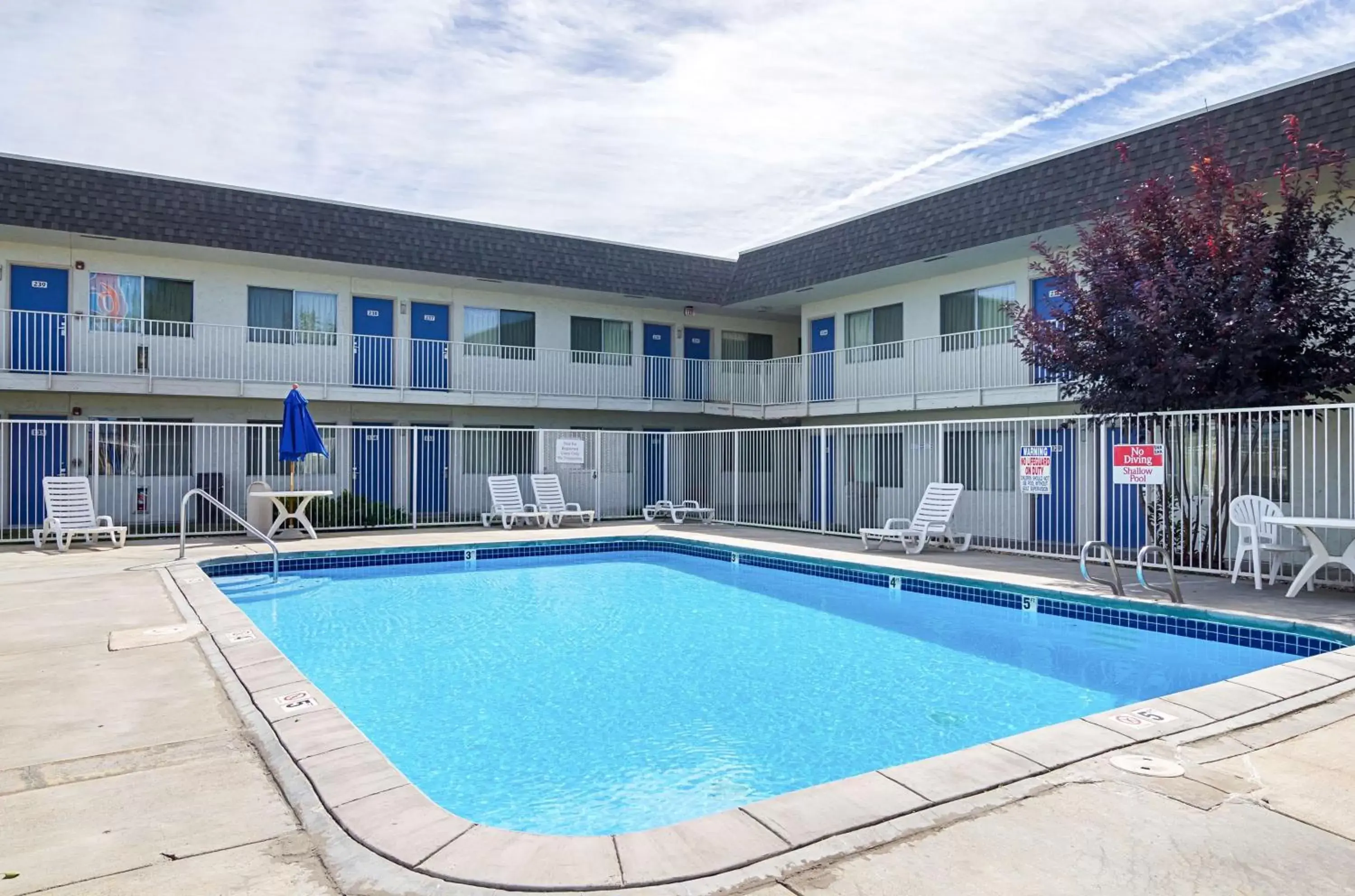 Day, Property Building in Motel 6-Laramie, WY