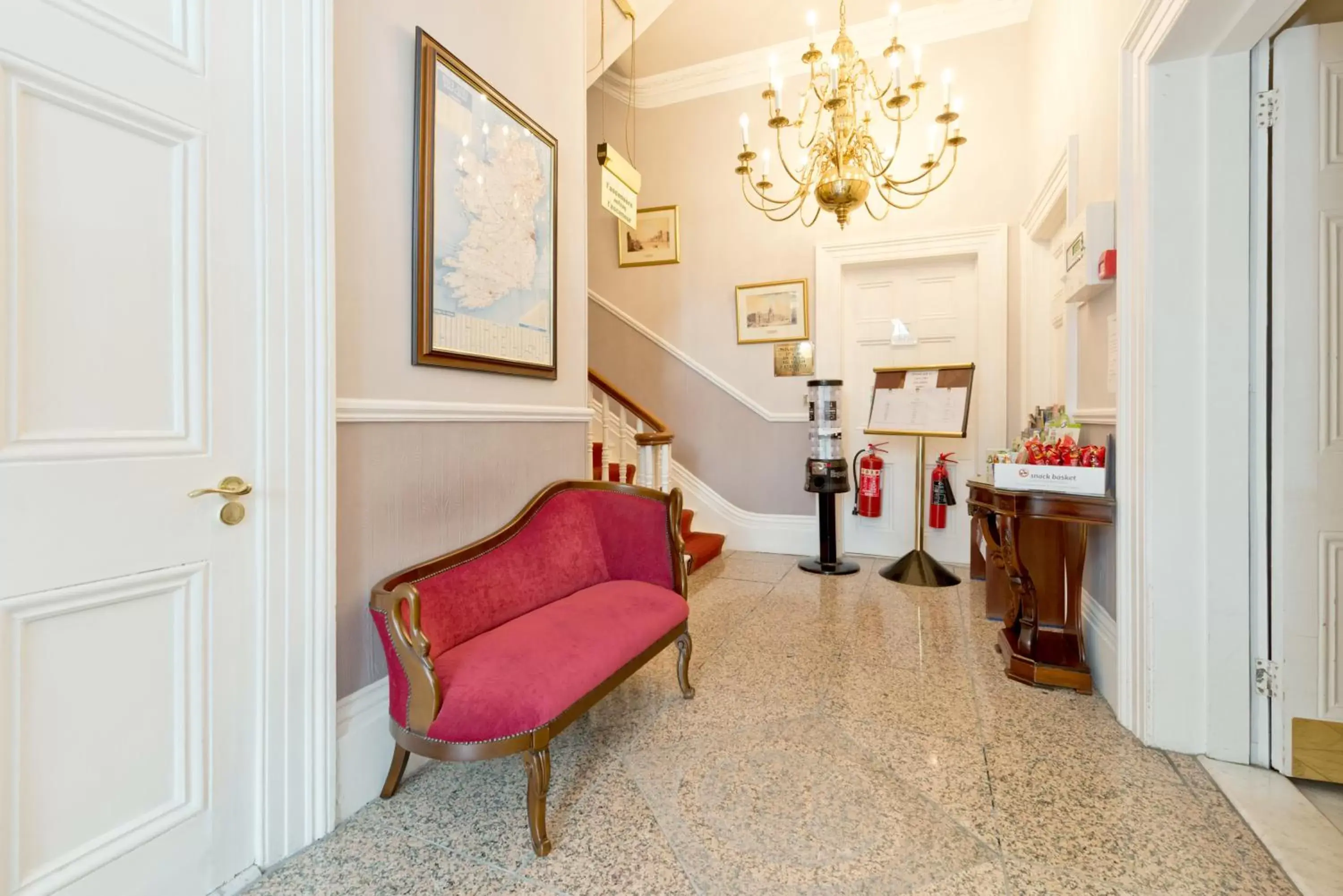 Lobby or reception in Roxford Lodge Hotel